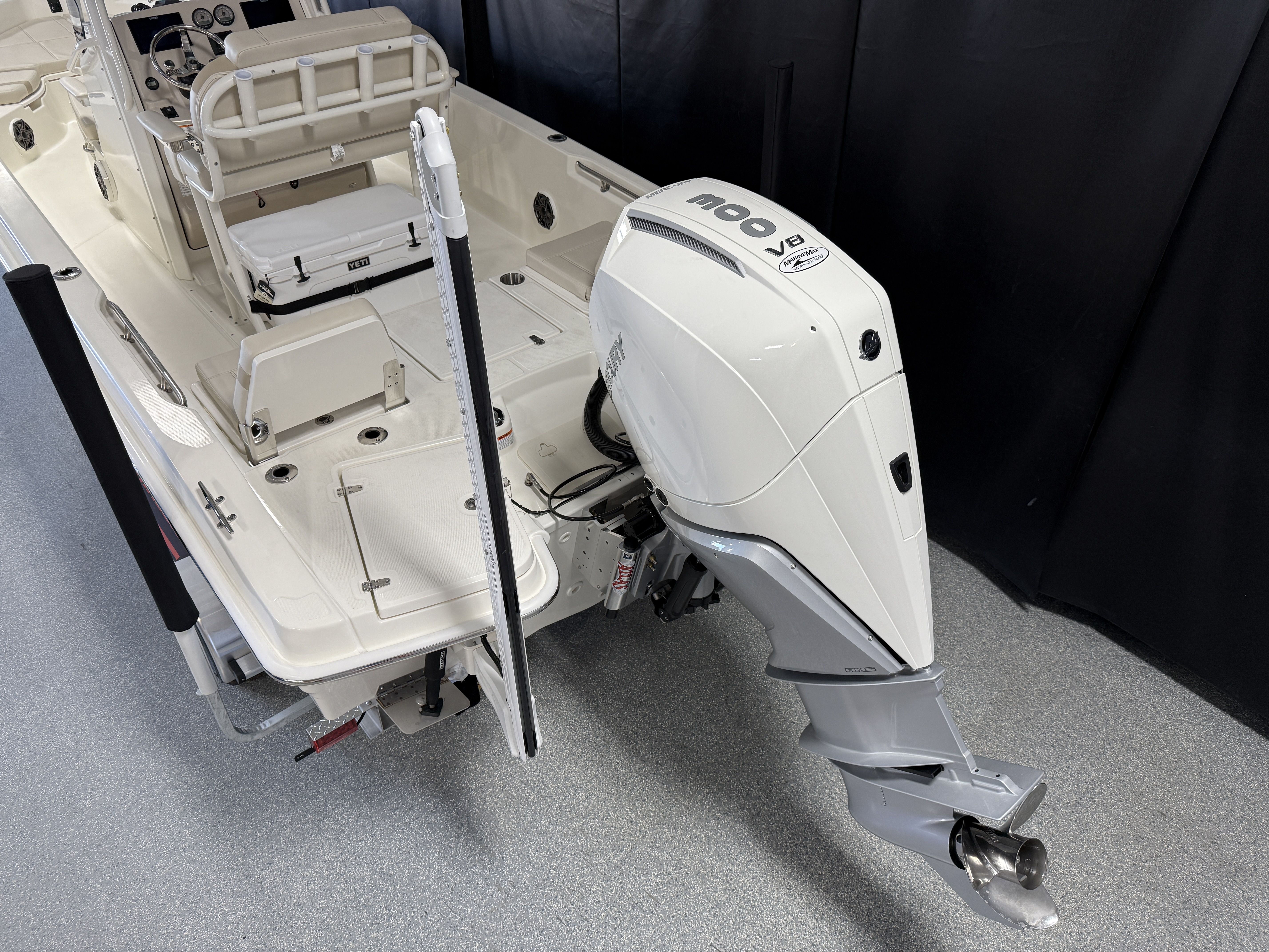 2026 Boston Whaler 250 Dauntless Image Thumbnail #10