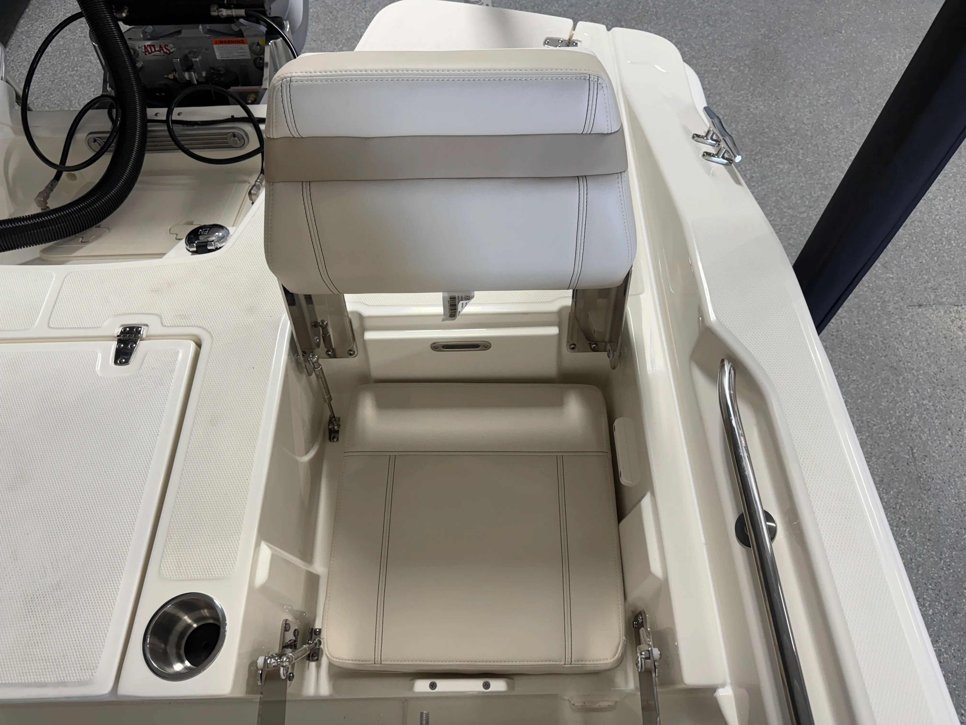 2026 Boston Whaler 250 Dauntless Image Thumbnail #27