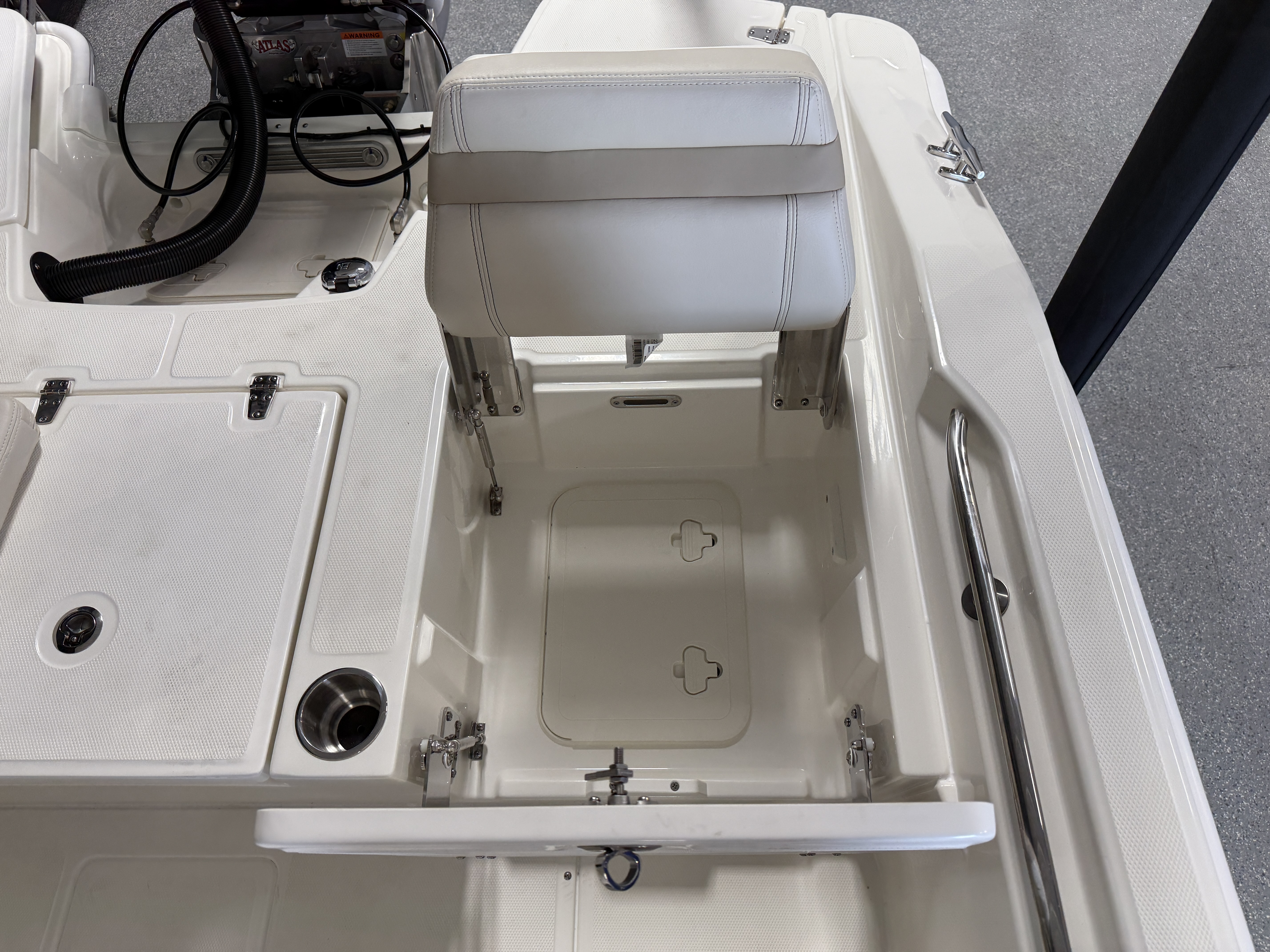 2026 Boston Whaler 250 Dauntless Image Thumbnail #25