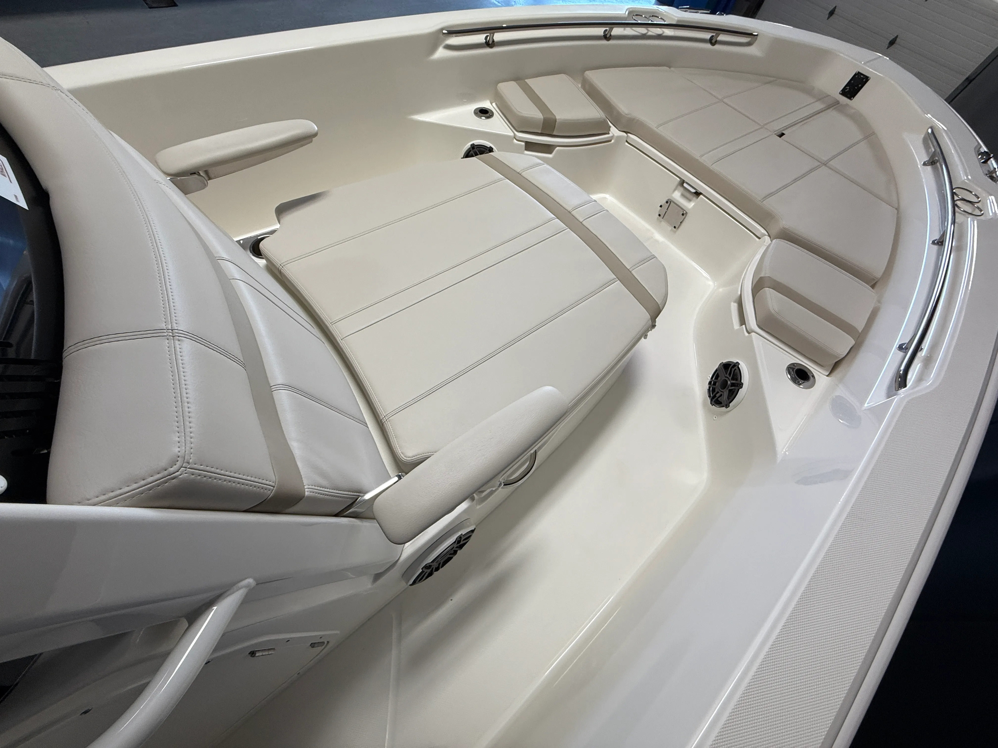 2026 Boston Whaler 250 Dauntless Image Thumbnail #81