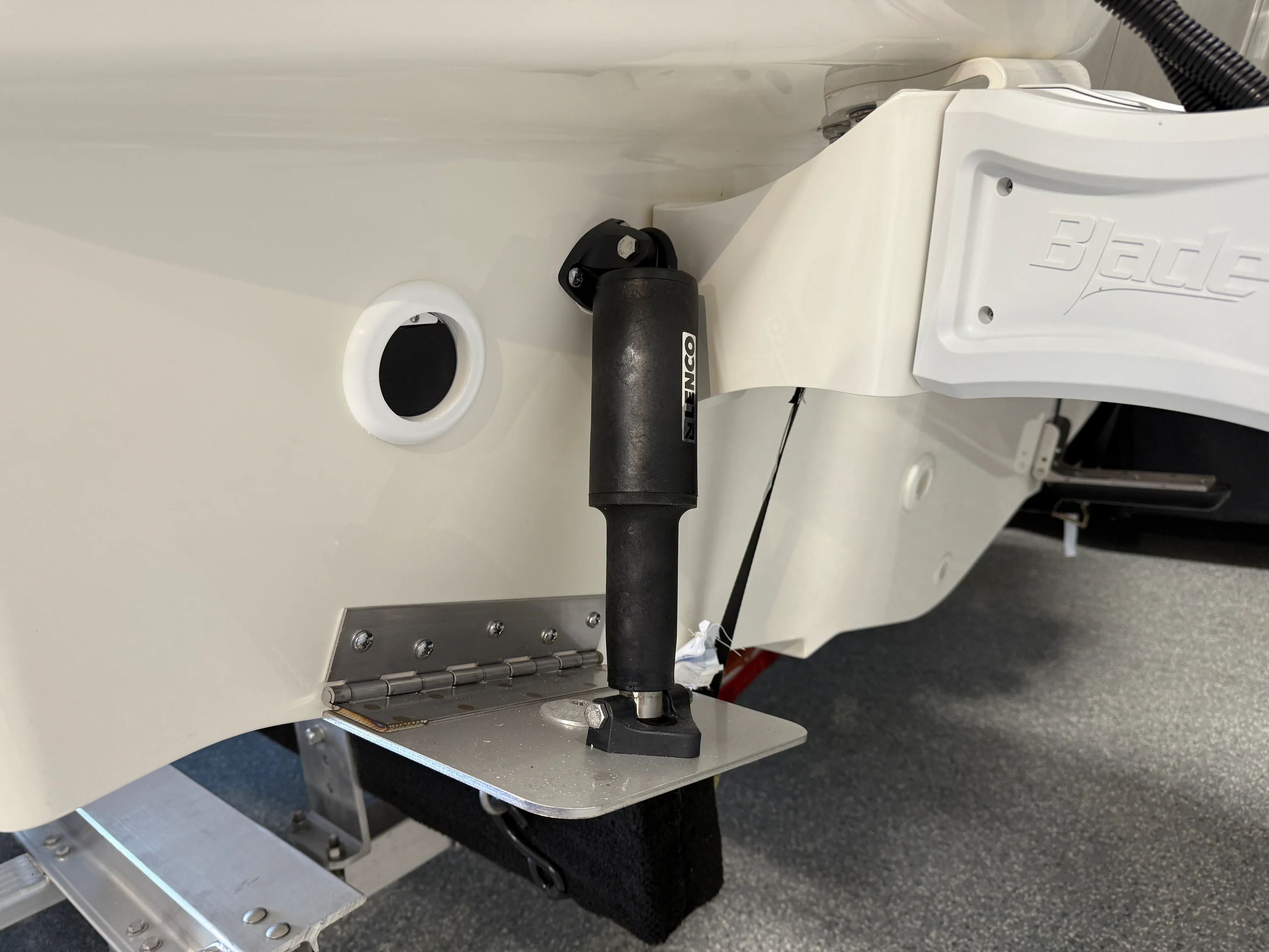 2026 Boston Whaler 250 Dauntless Image Thumbnail #12