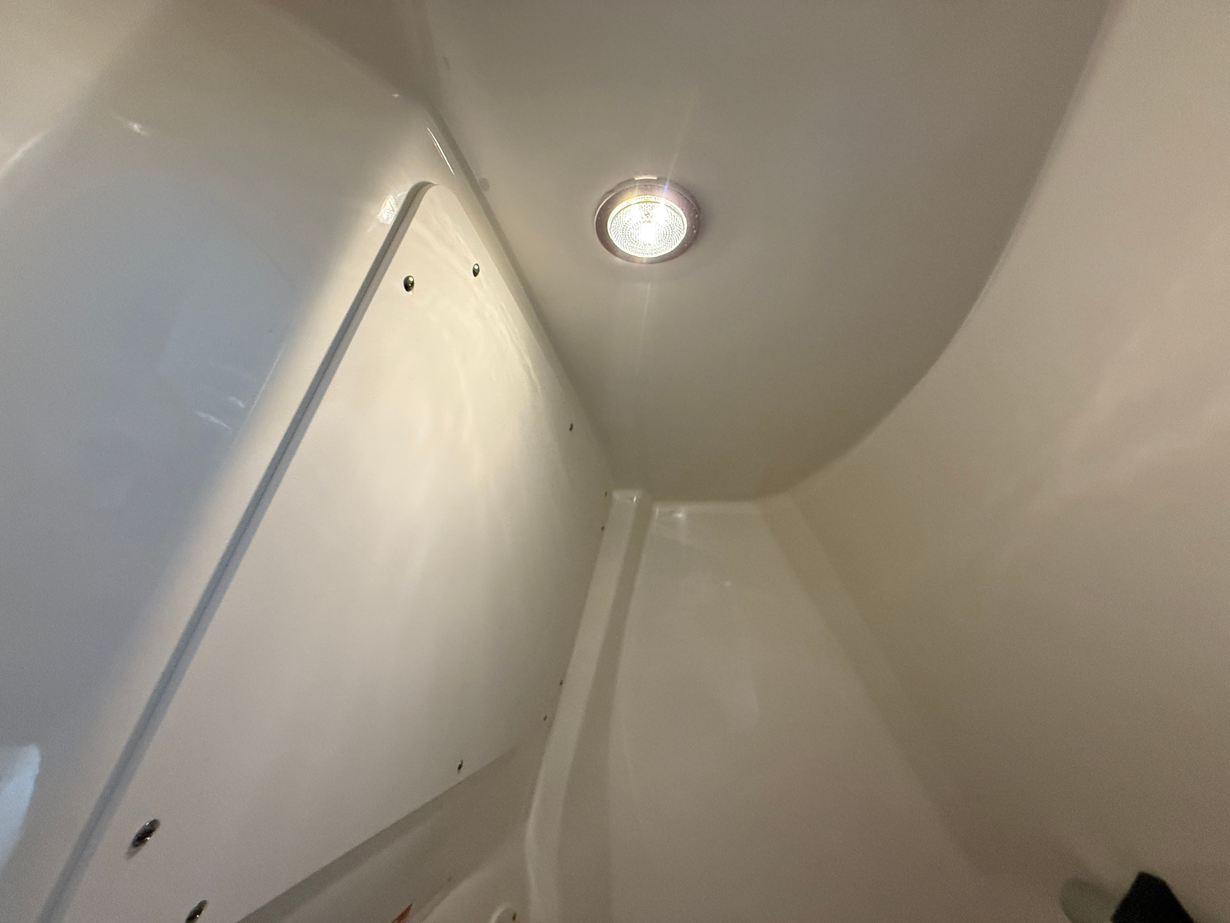 2026 Boston Whaler 250 Dauntless Image Thumbnail #77