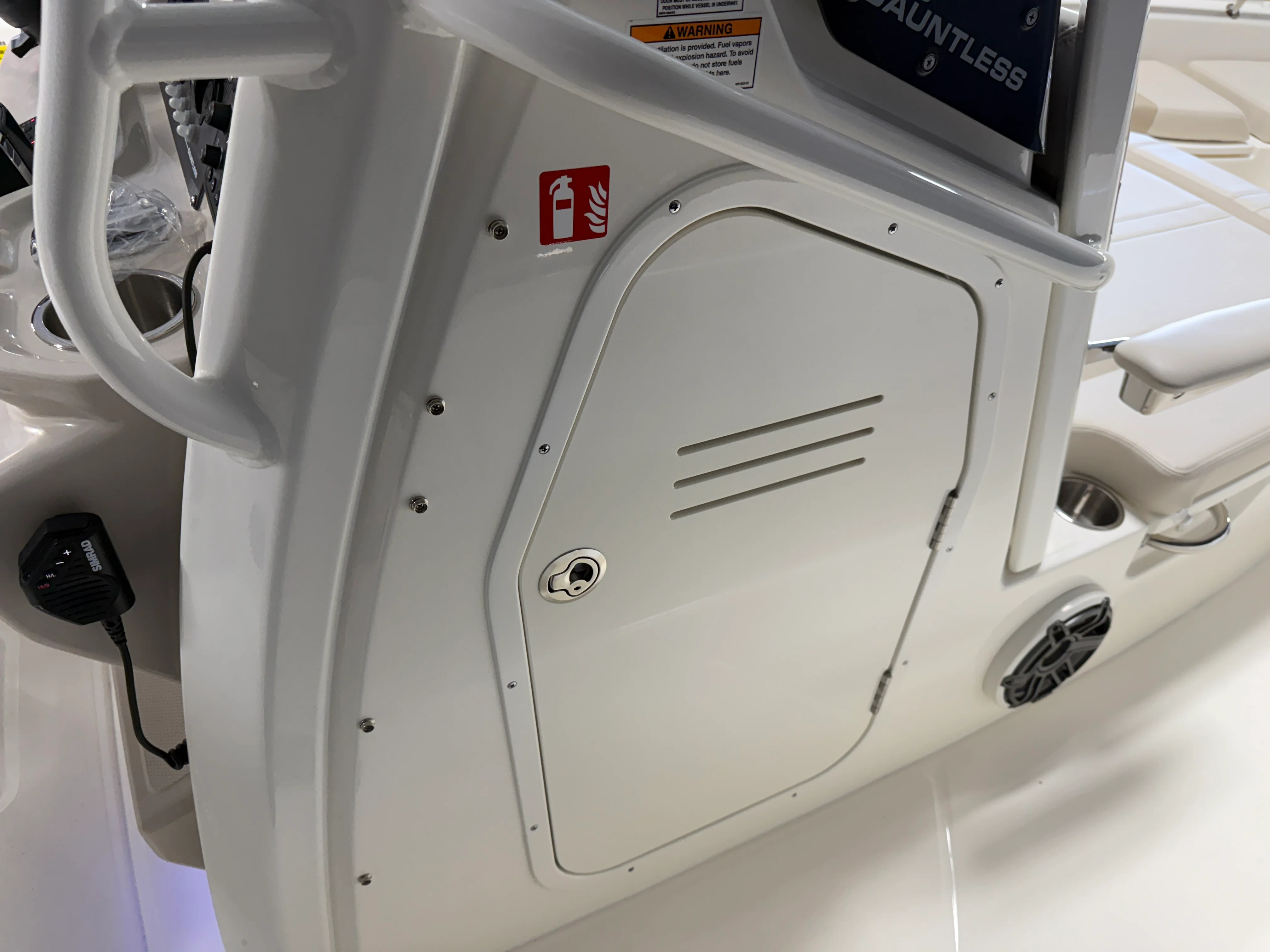 2026 Boston Whaler 250 Dauntless Image Thumbnail #70