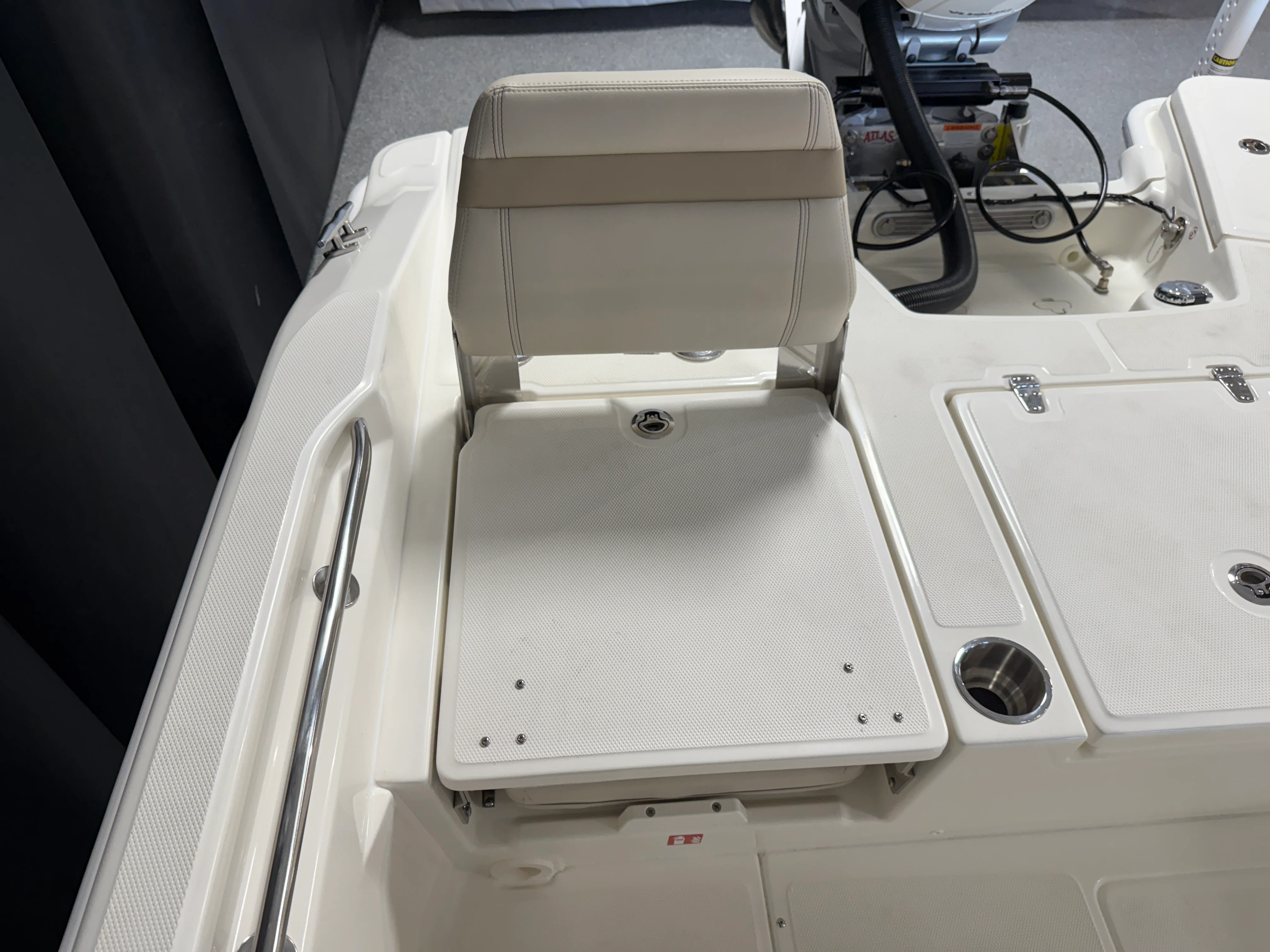 2026 Boston Whaler 250 Dauntless Image Thumbnail #34