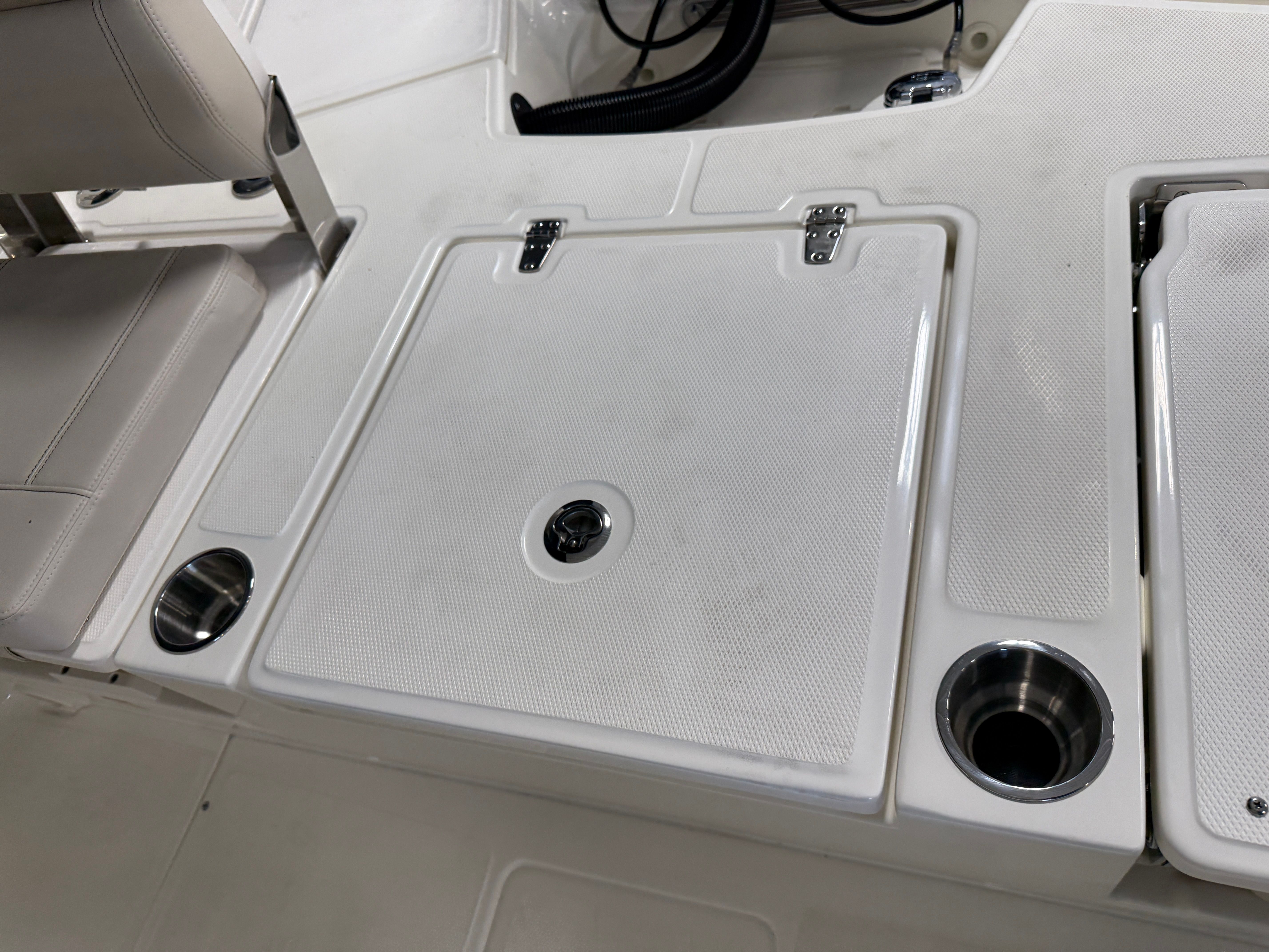 2026 Boston Whaler 250 Dauntless Image Thumbnail #30