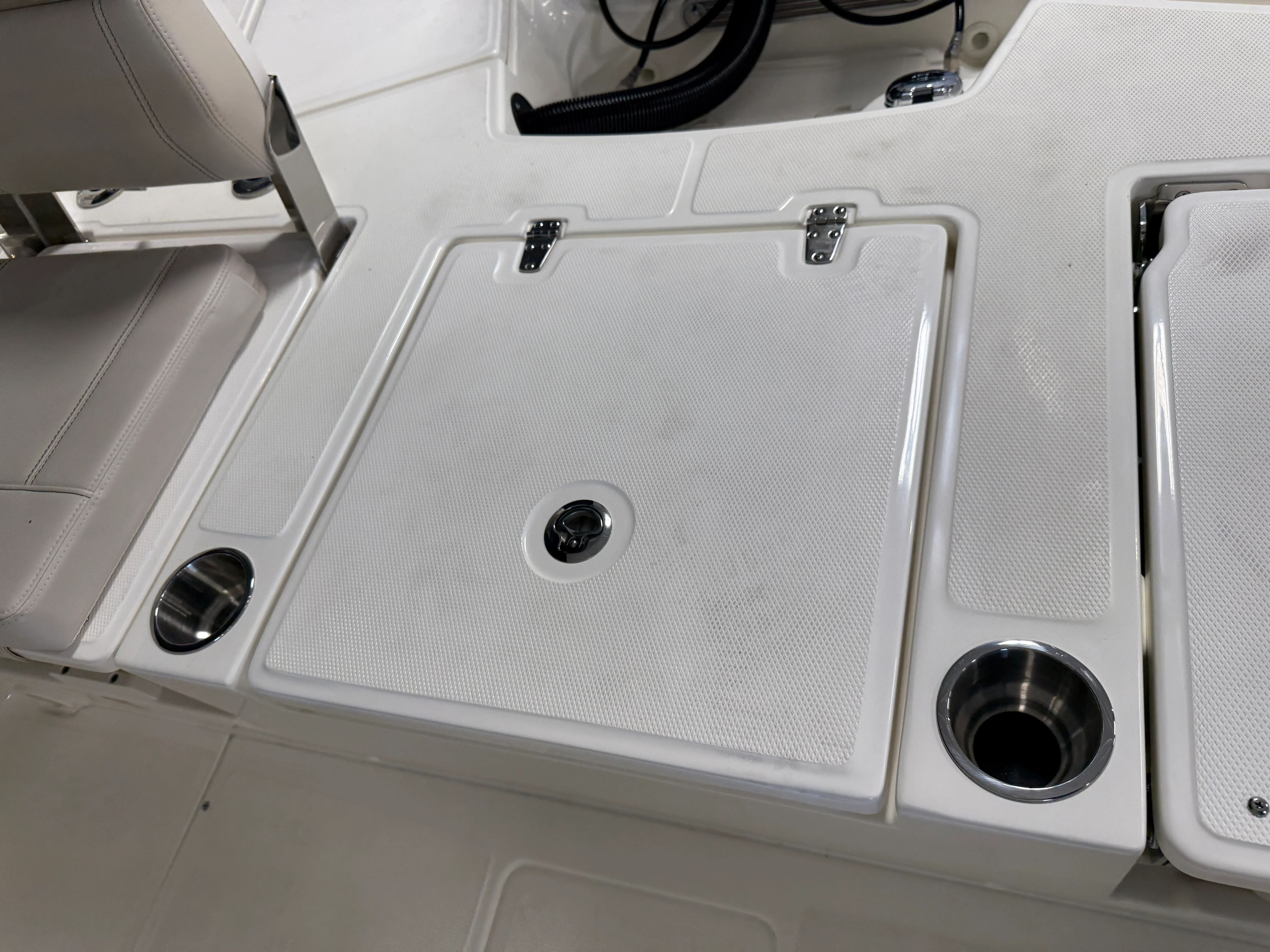 2026 Boston Whaler 250 Dauntless Image Thumbnail #30