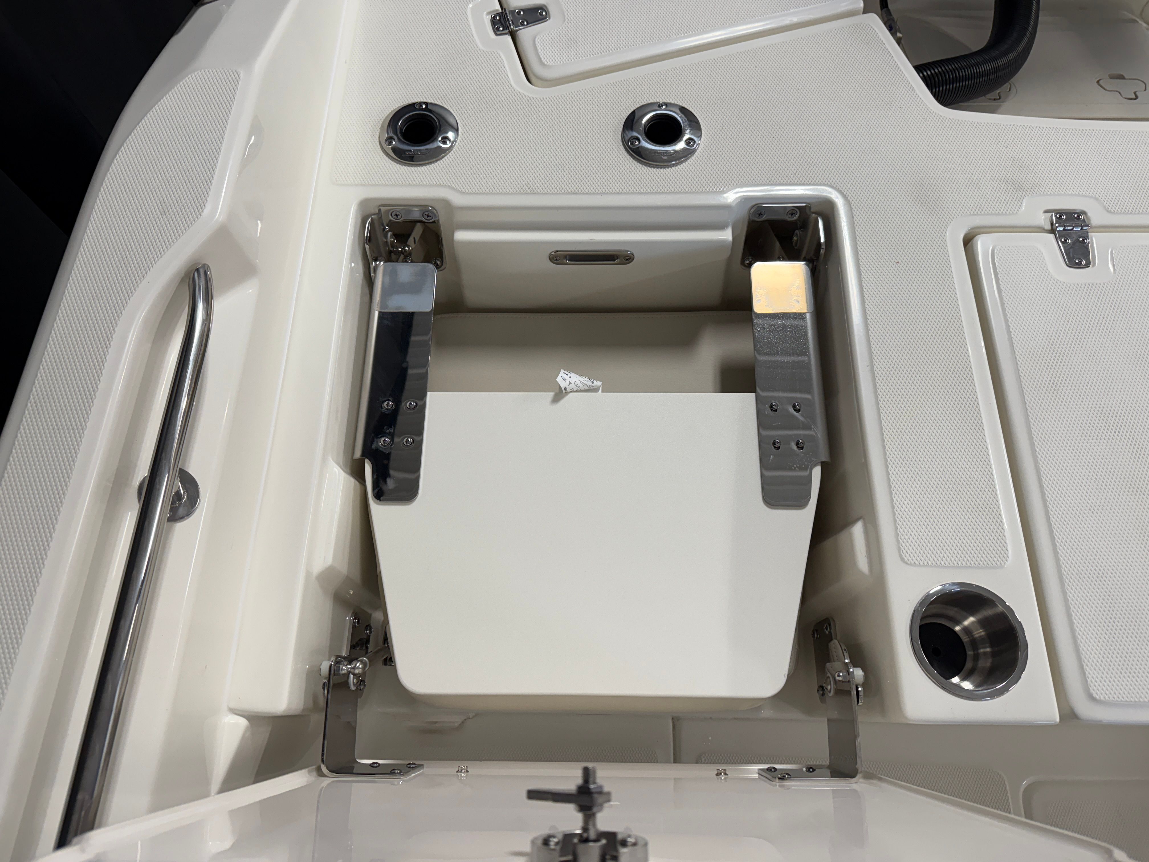 2026 Boston Whaler 250 Dauntless Image Thumbnail #37