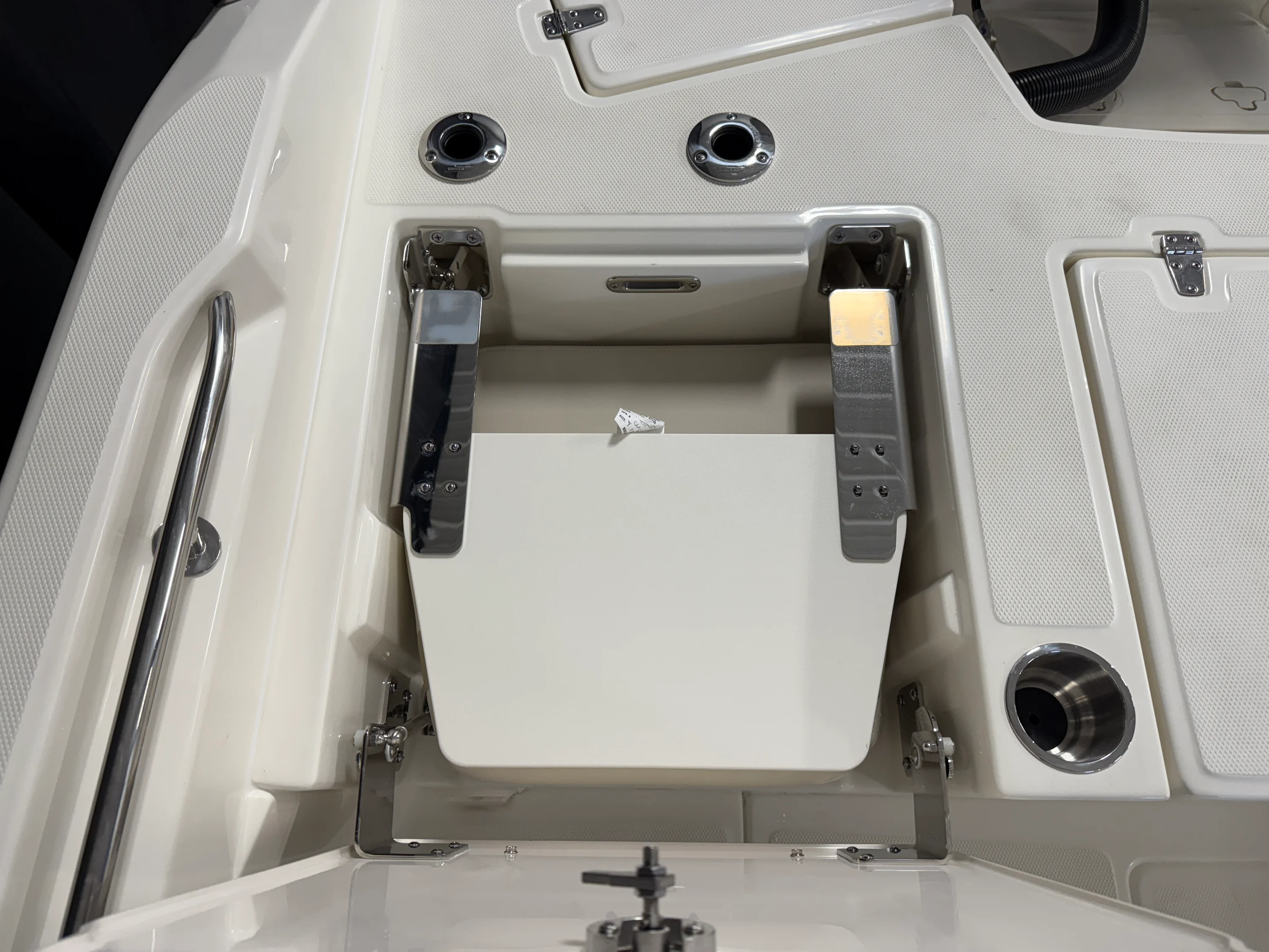 2026 Boston Whaler 250 Dauntless Image Thumbnail #37