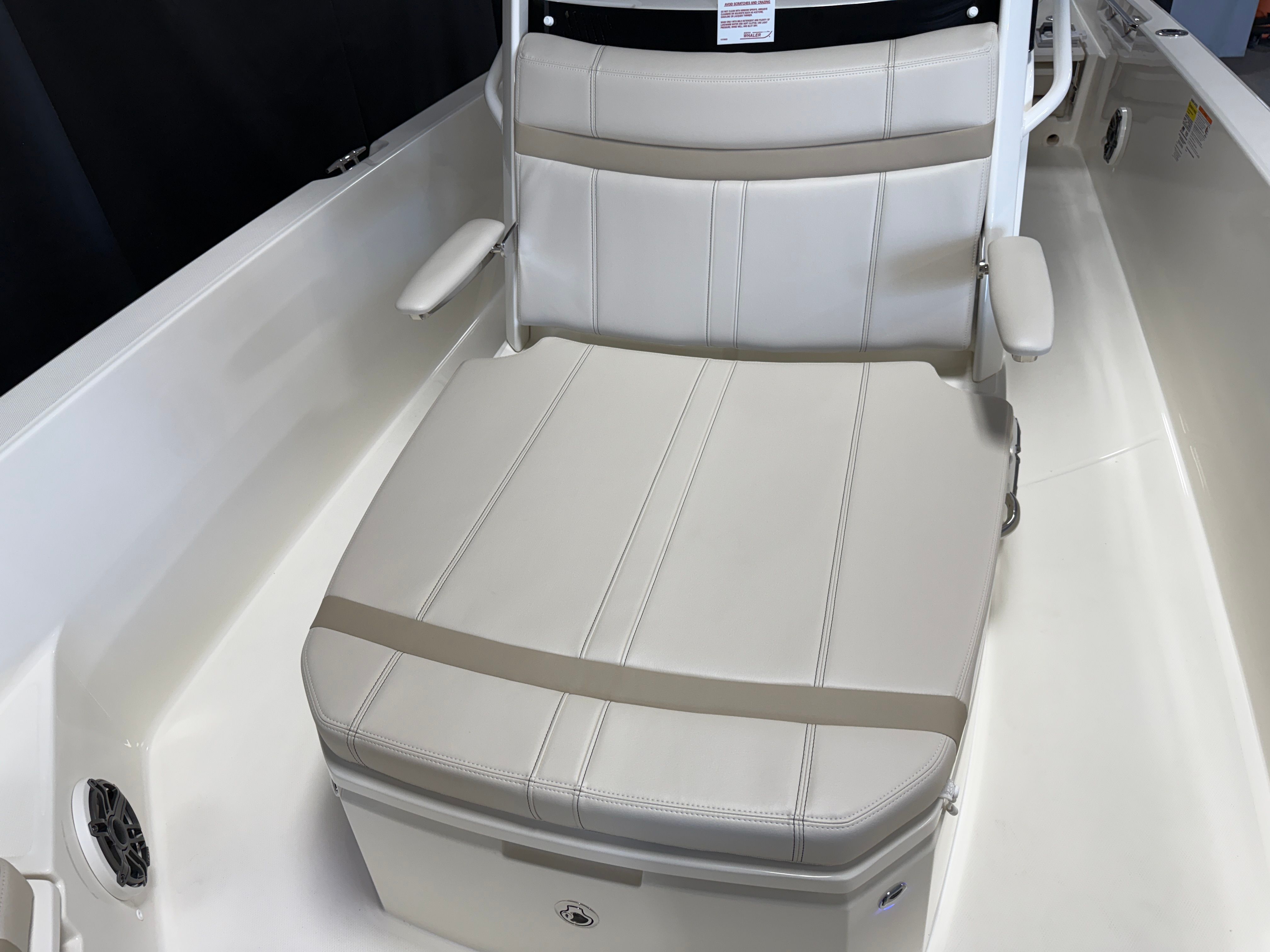 2026 Boston Whaler 250 Dauntless Image Thumbnail #82