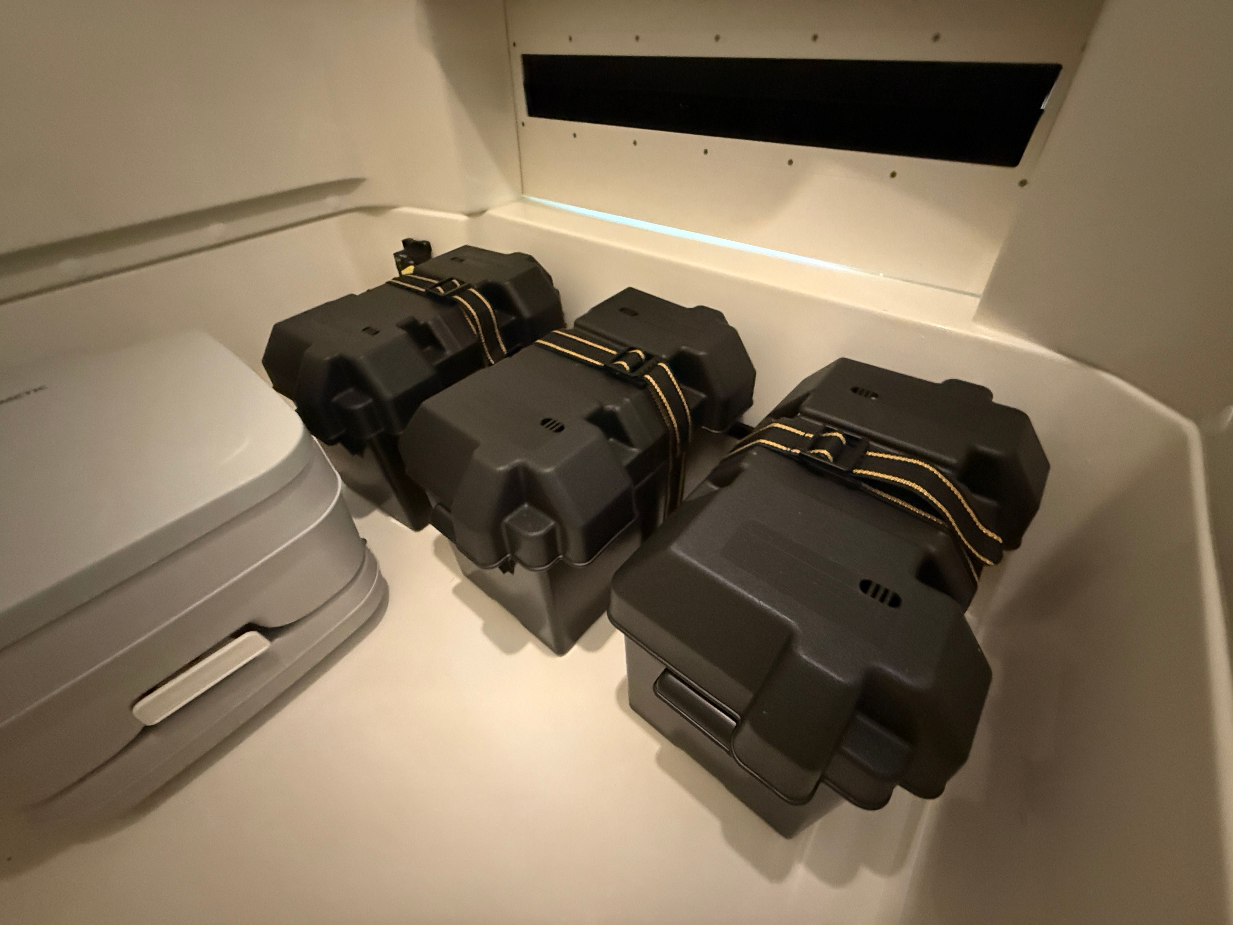 2026 Boston Whaler 250 Dauntless Image Thumbnail #72