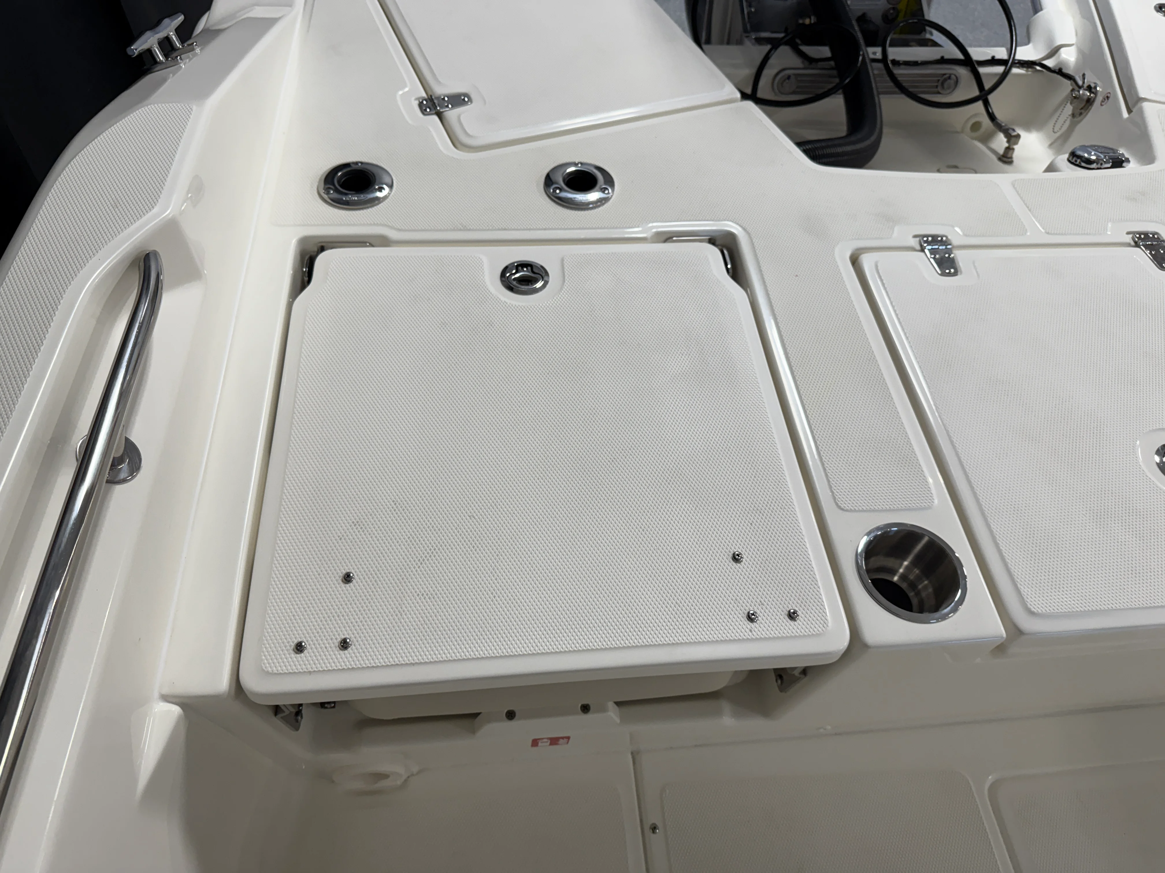 2026 Boston Whaler 250 Dauntless Image Thumbnail #38