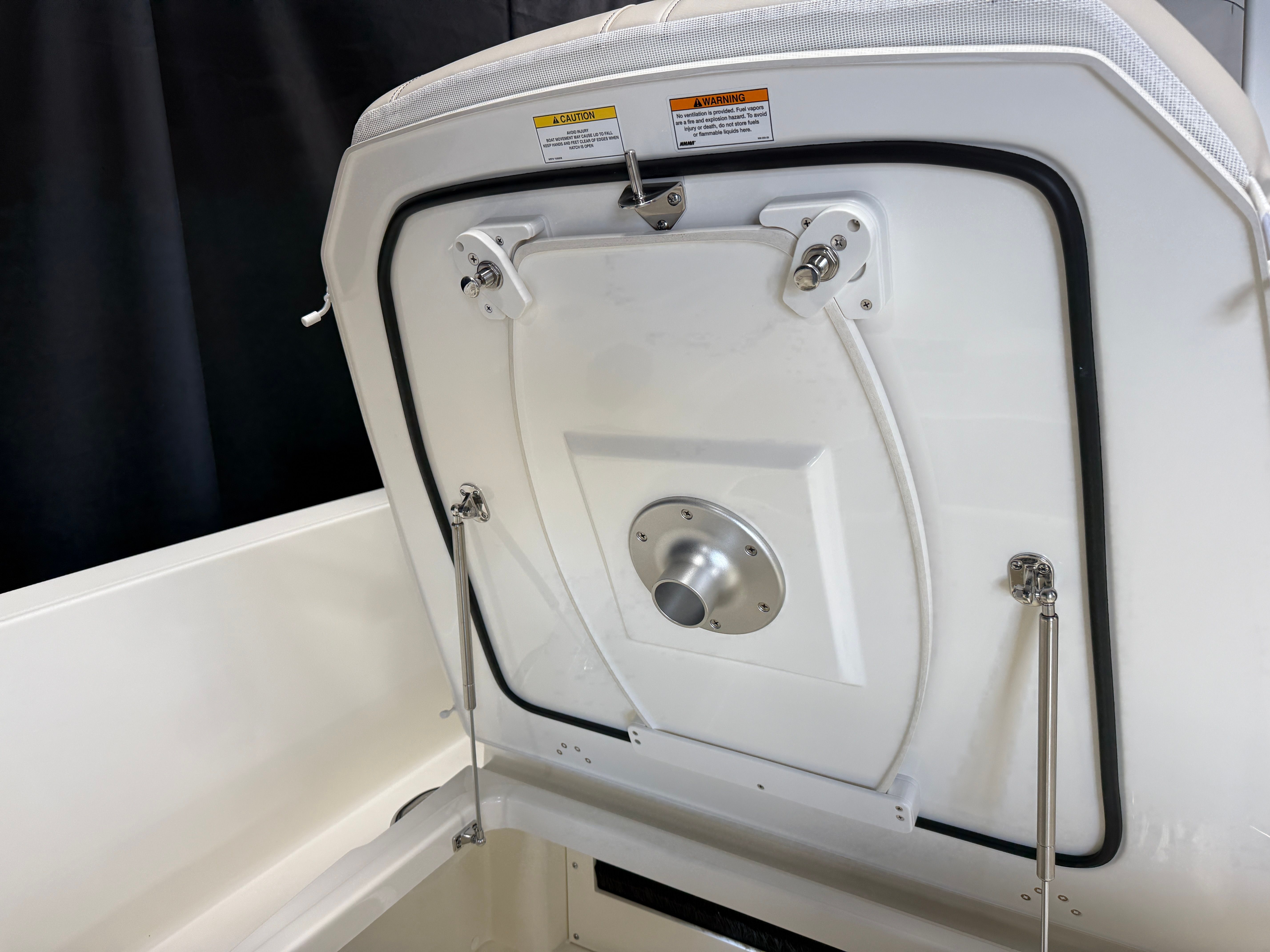 2026 Boston Whaler 250 Dauntless Image Thumbnail #87