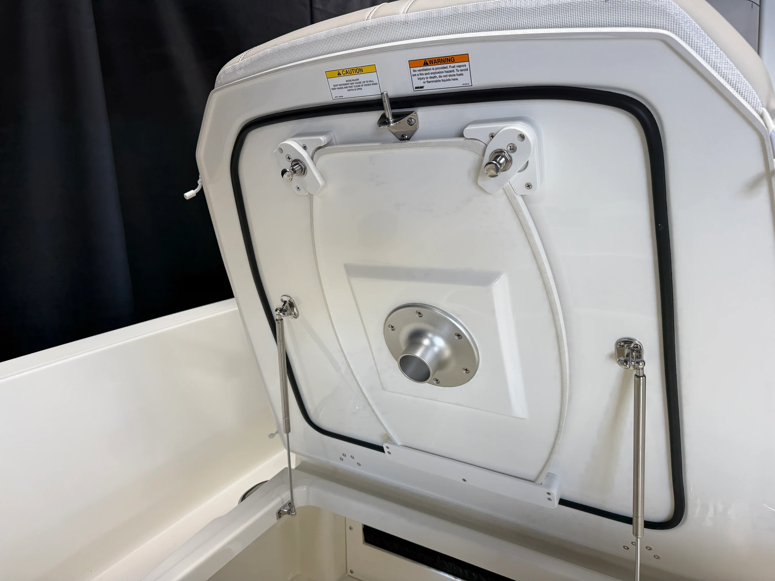 2026 Boston Whaler 250 Dauntless Image Thumbnail #87