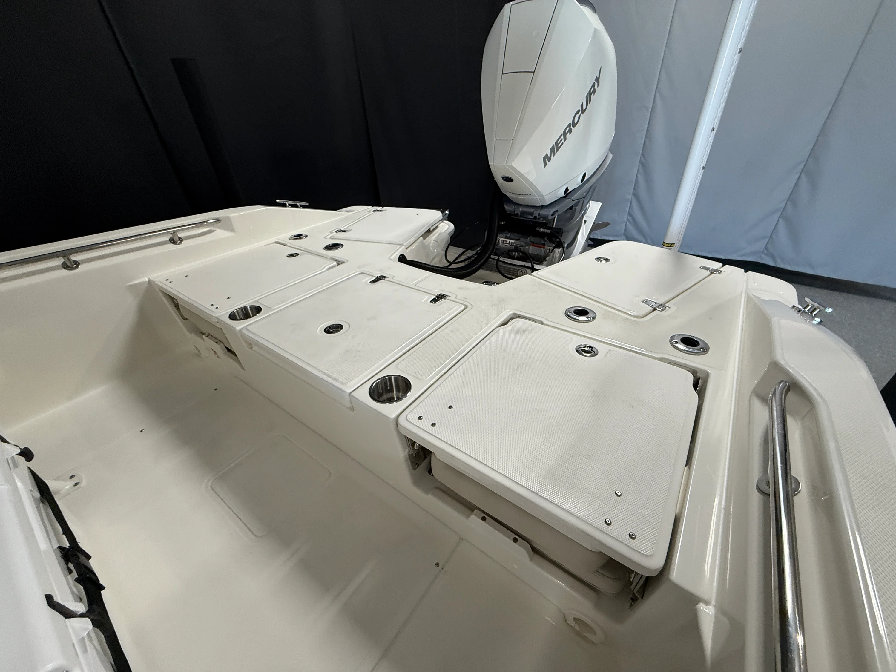 2026 Boston Whaler 250 Dauntless Image Thumbnail #39