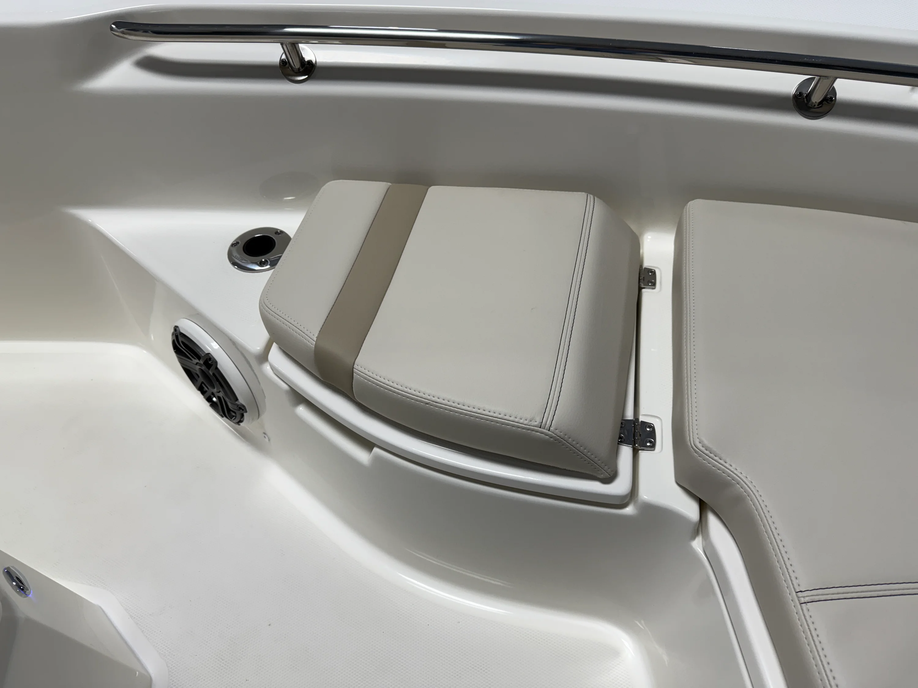 2026 Boston Whaler 250 Dauntless Image Thumbnail #94