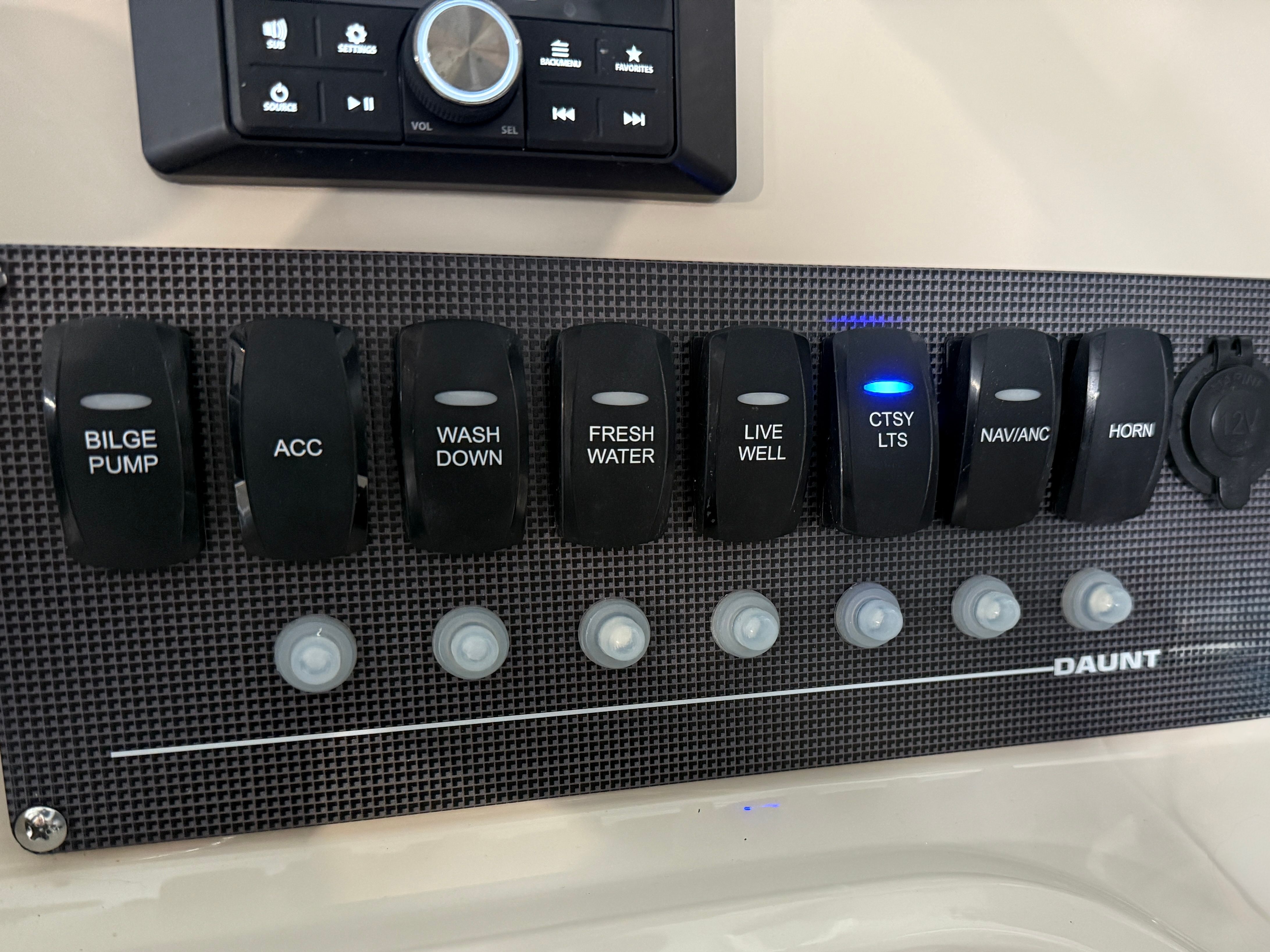 2026 Boston Whaler 250 Dauntless Image Thumbnail #57