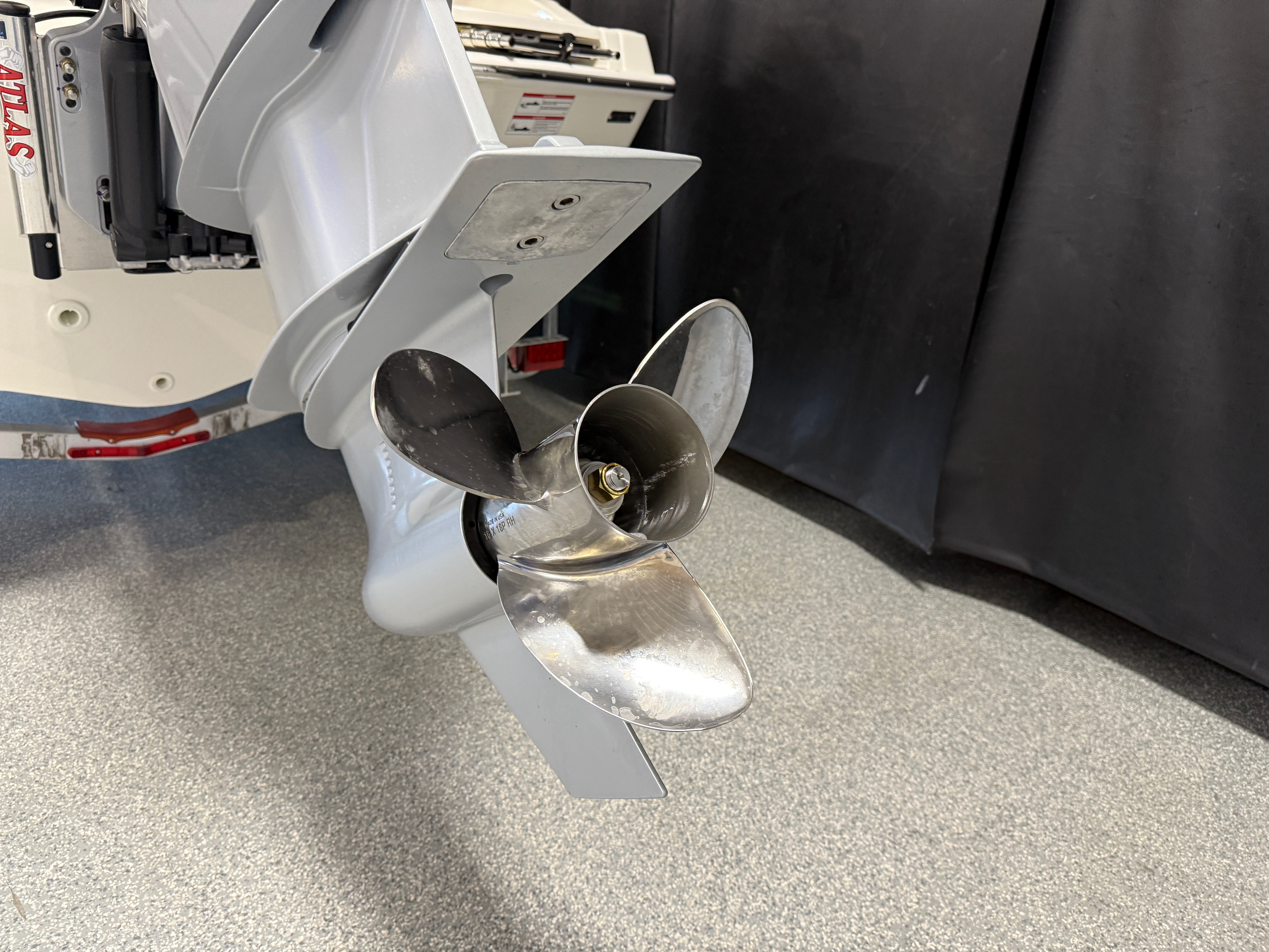 2026 Boston Whaler 250 Dauntless Image Thumbnail #15