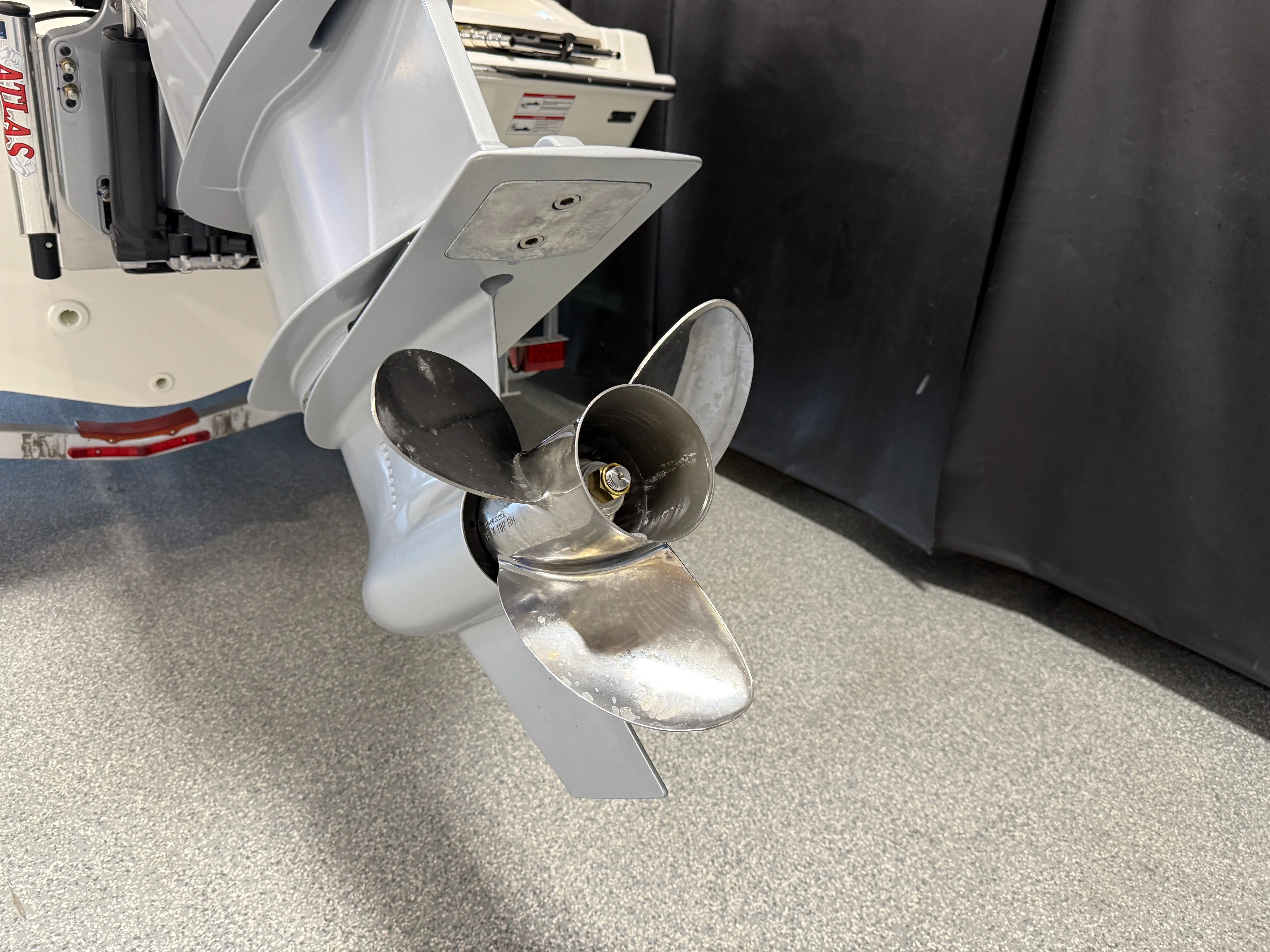 2026 Boston Whaler 250 Dauntless Image Thumbnail #15