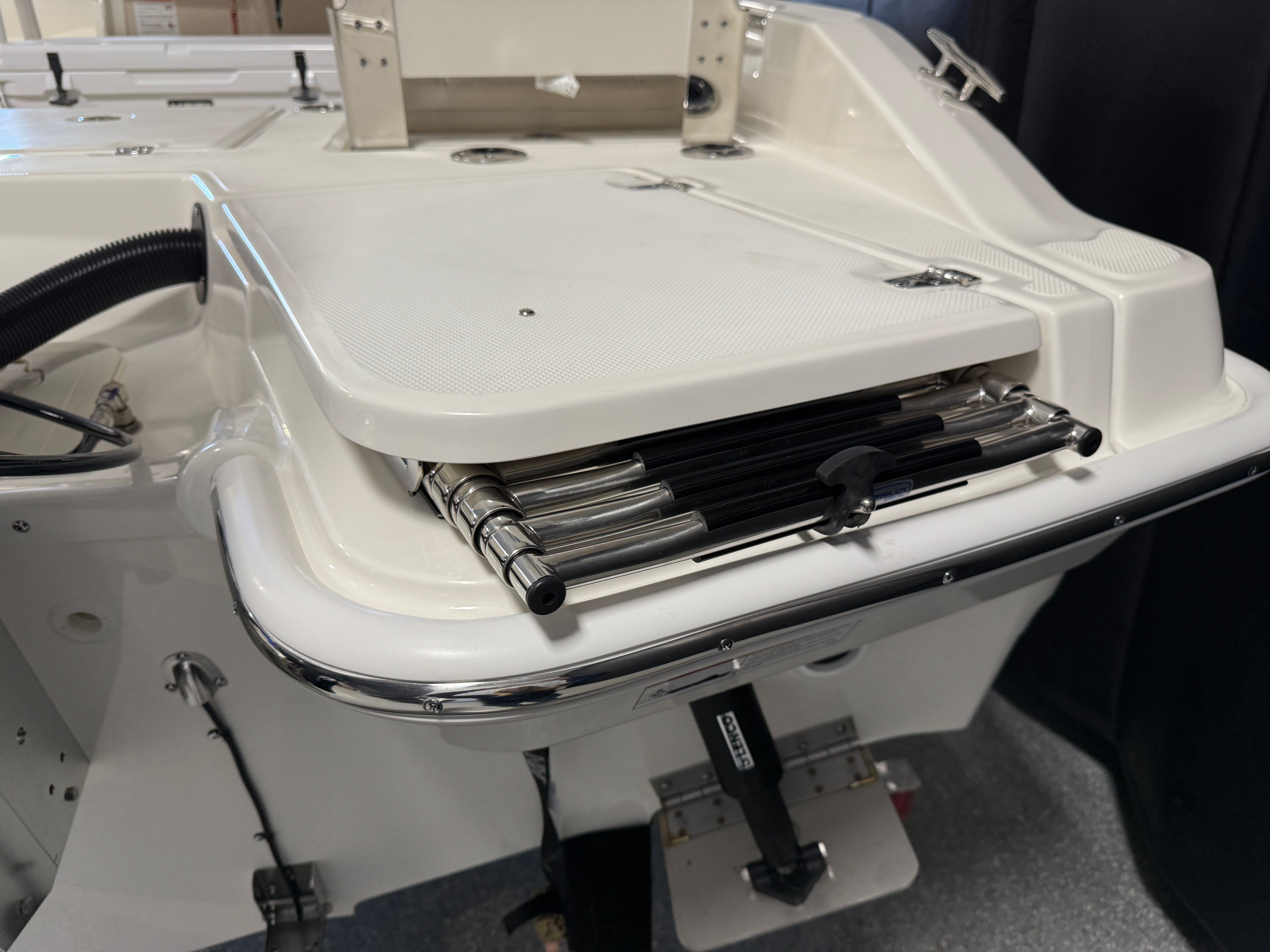 2026 Boston Whaler 250 Dauntless Image Thumbnail #16