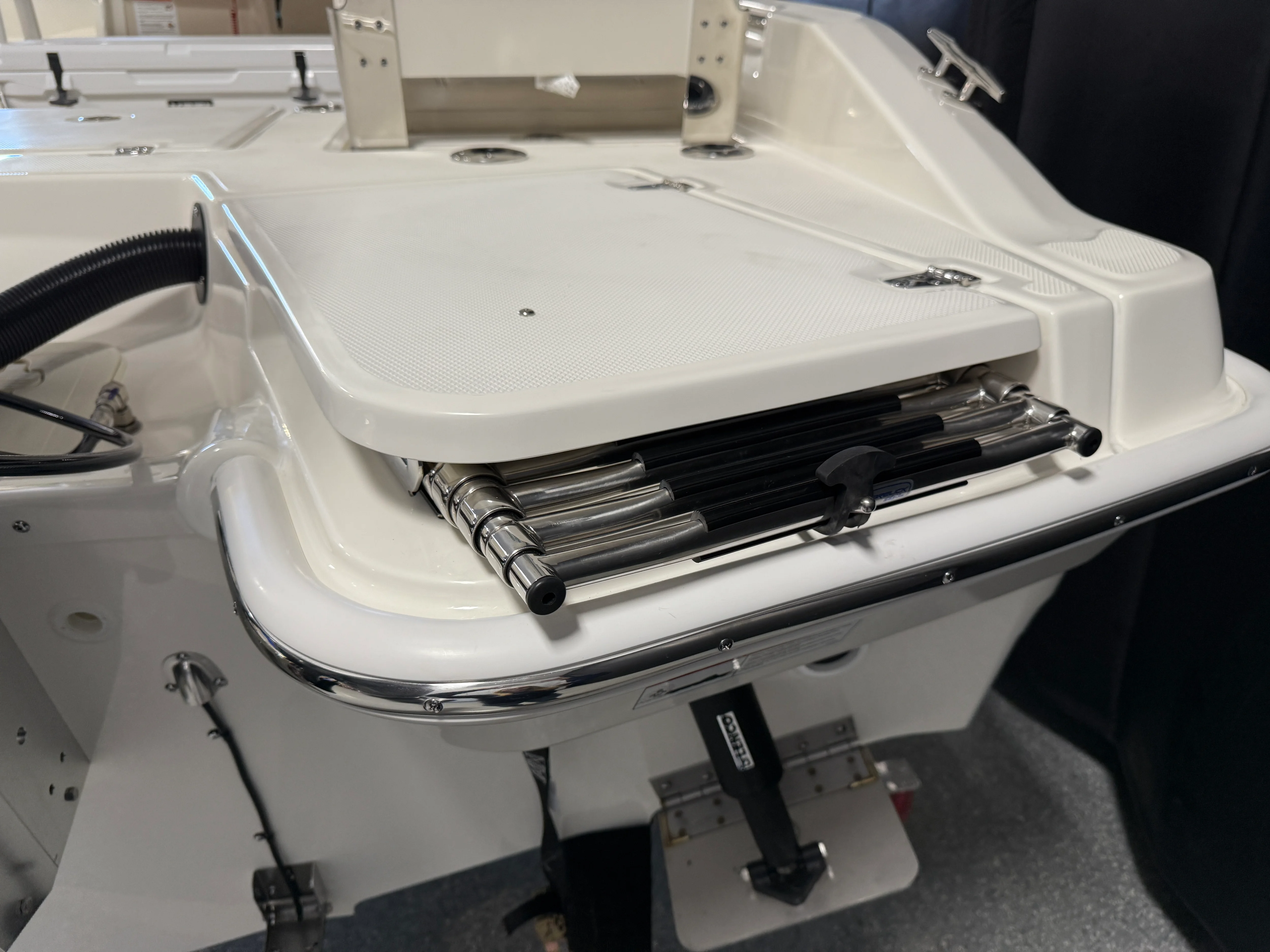 2026 Boston Whaler 250 Dauntless Image Thumbnail #16