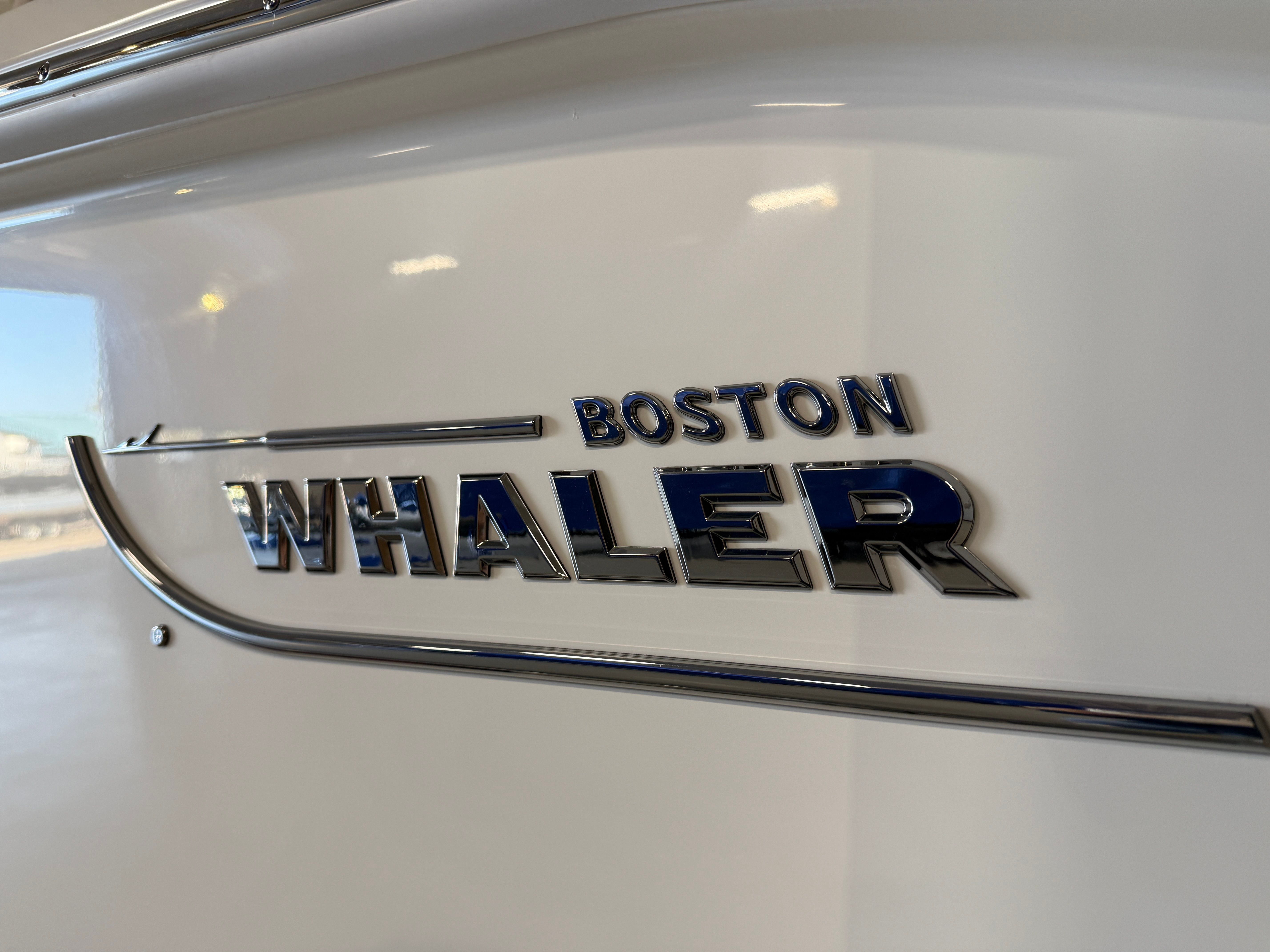 2026 Boston Whaler 250 Dauntless Image Thumbnail #11