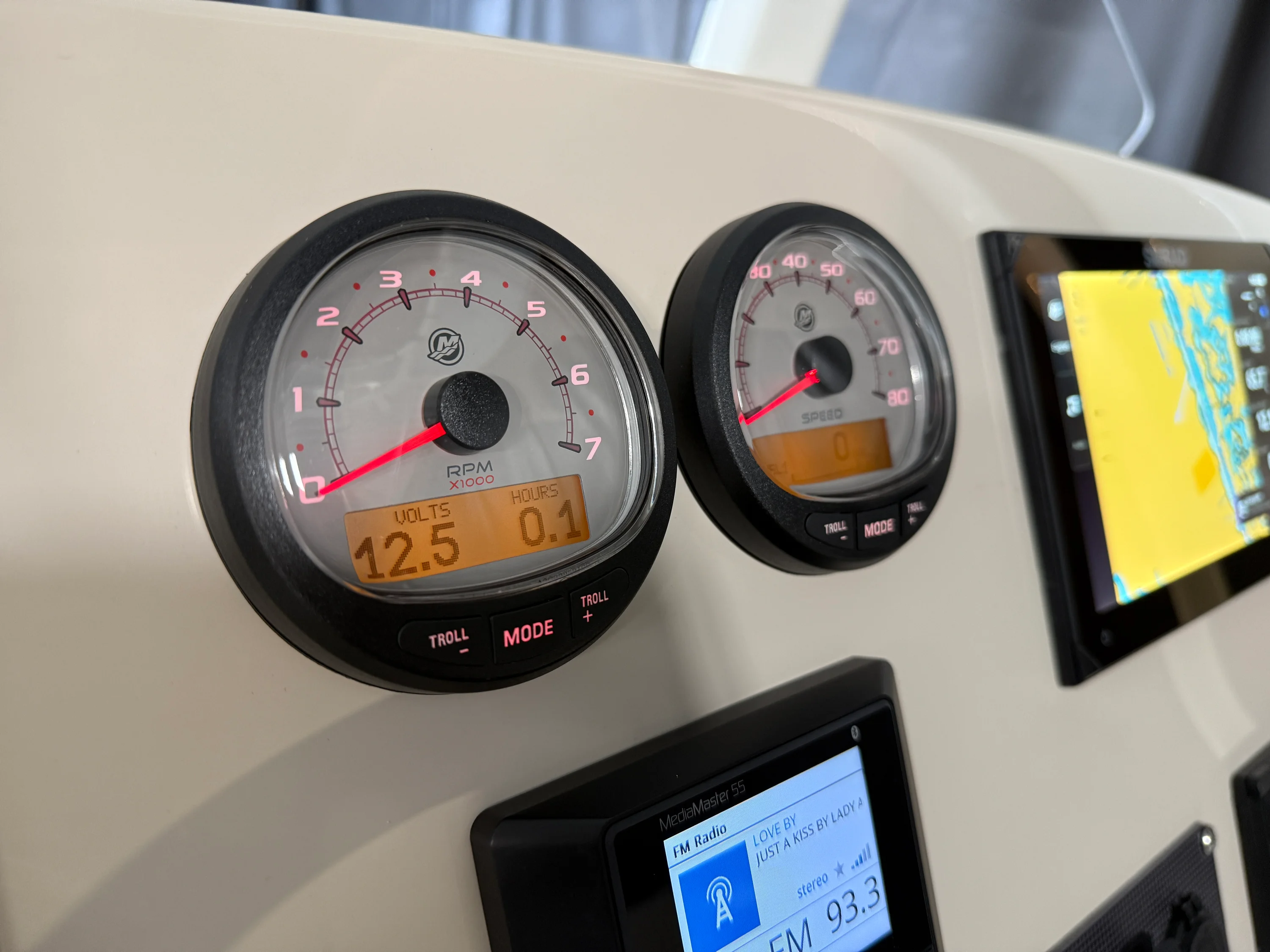 2026 Boston Whaler 250 Dauntless Image Thumbnail #53