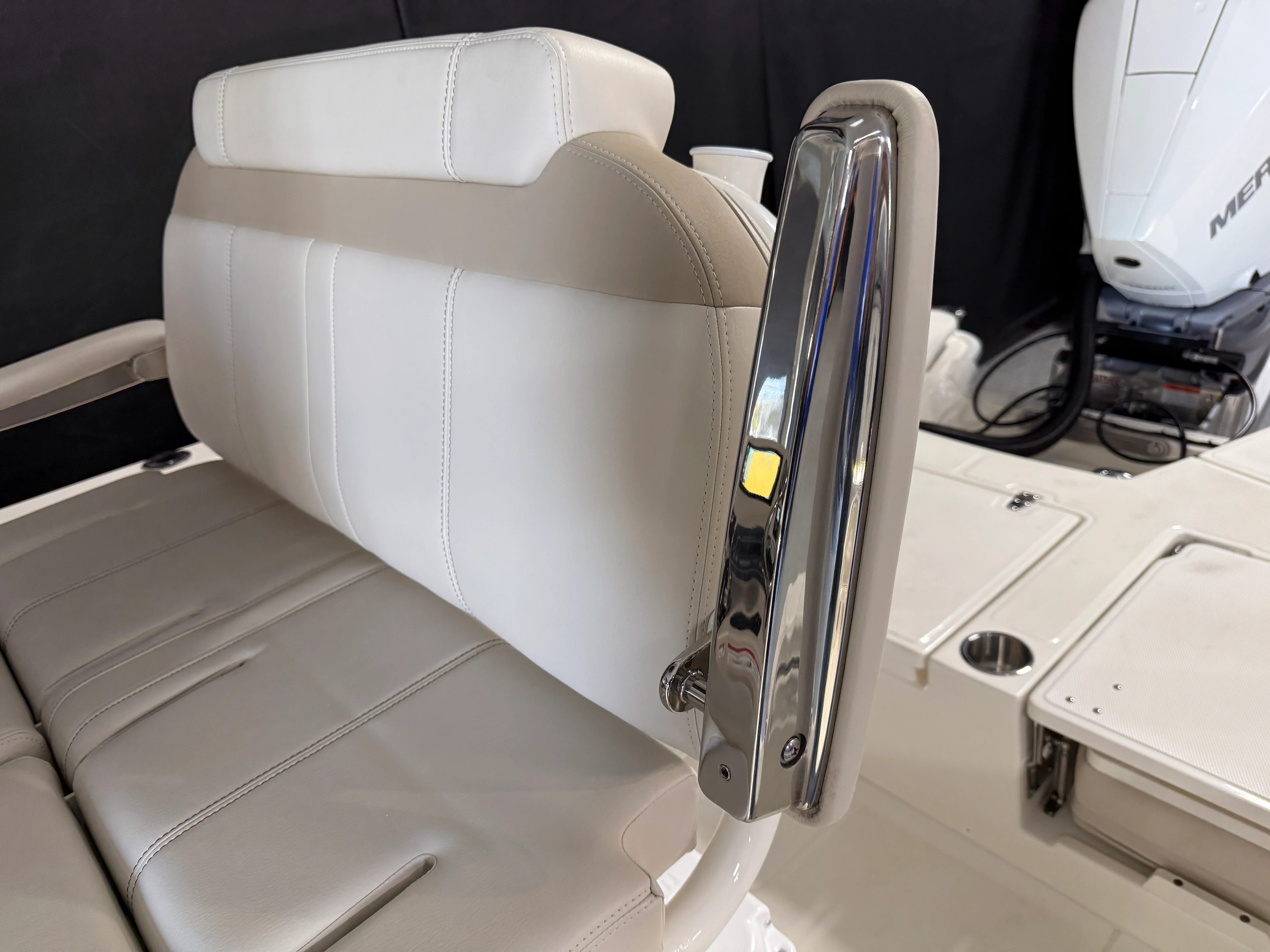 2026 Boston Whaler 250 Dauntless Image Thumbnail #45