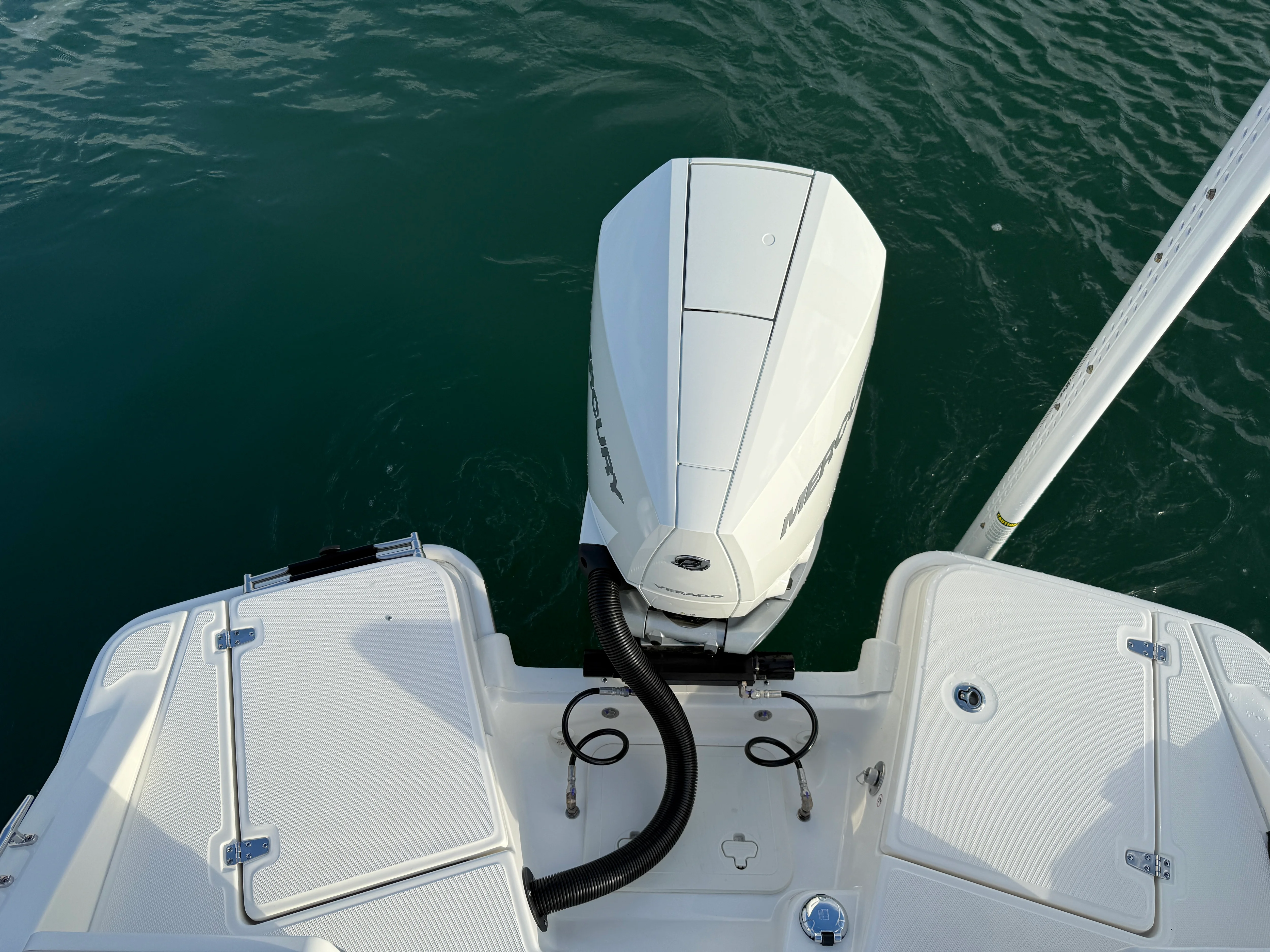 2026 Boston Whaler 250 Dauntless Image Thumbnail #5