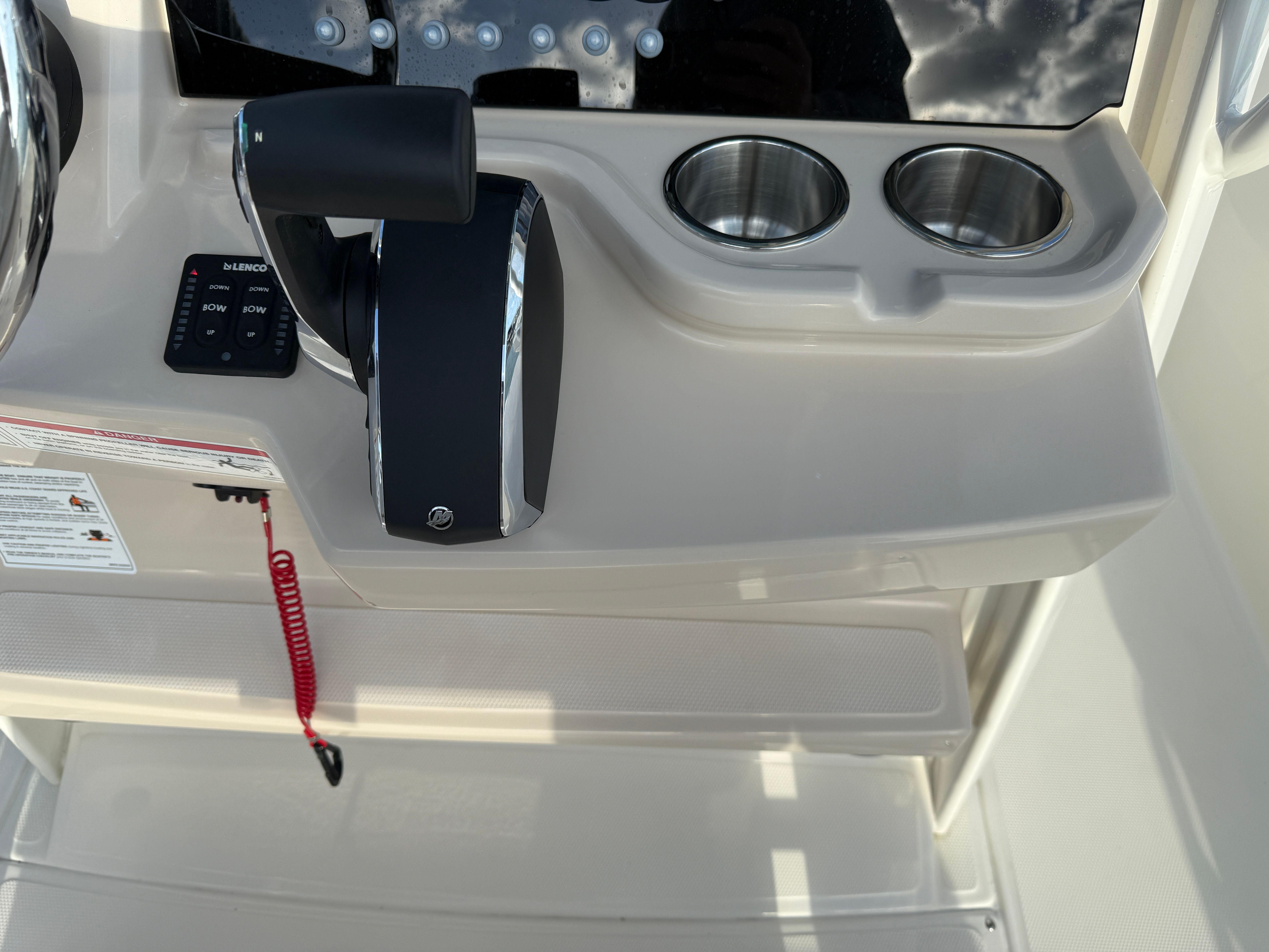 2026 Boston Whaler 250 Dauntless Image Thumbnail #11