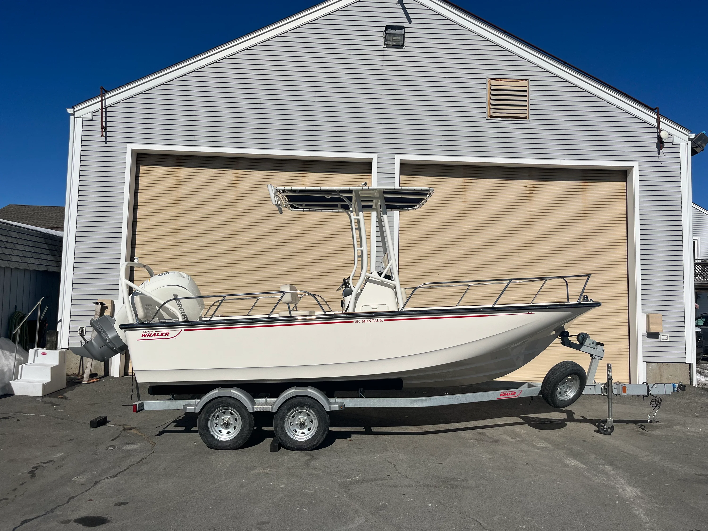 2026 Boston Whaler 190 Montauk Image Thumbnail #0