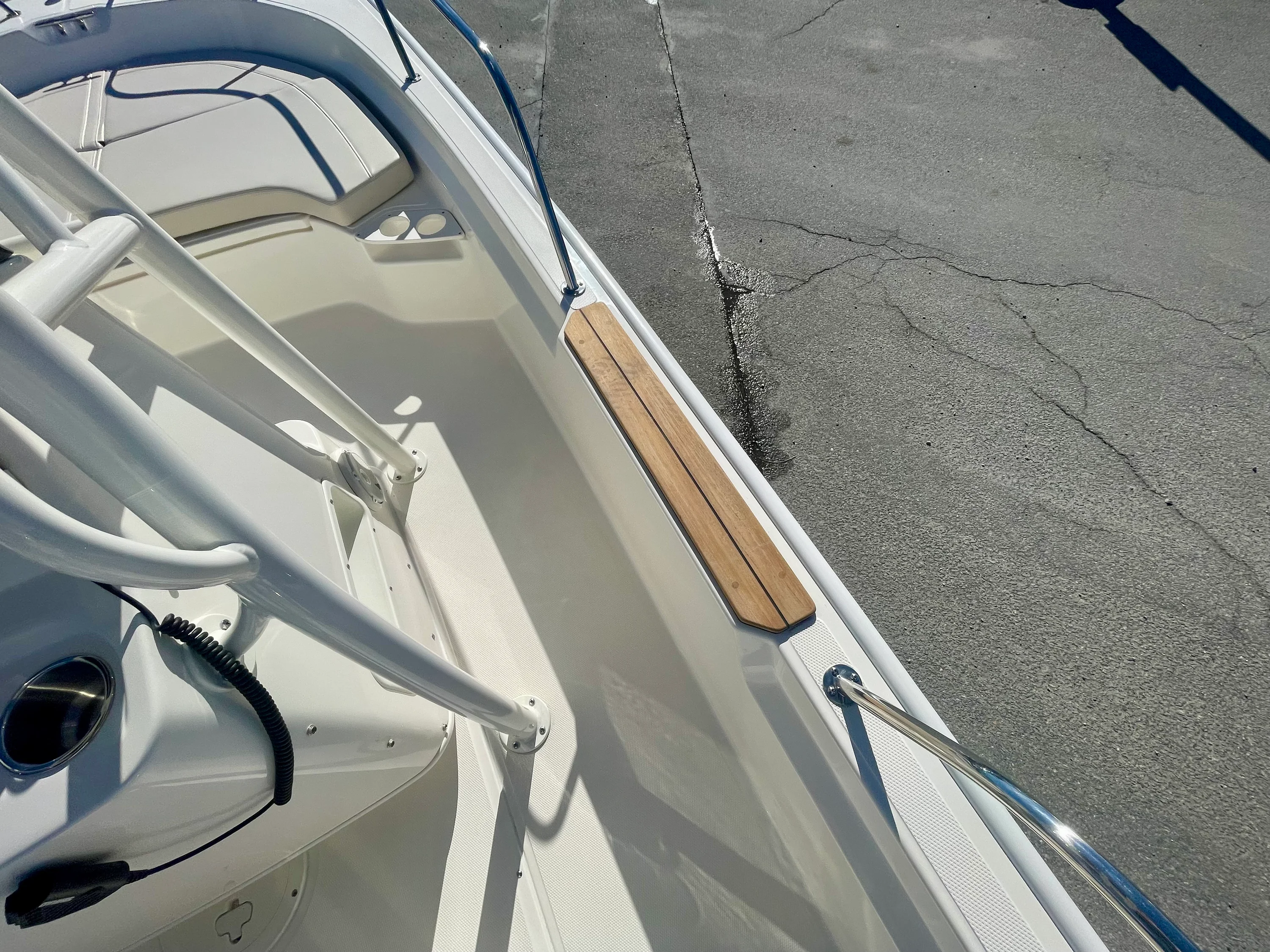 2026 Boston Whaler 190 Montauk Image Thumbnail #10