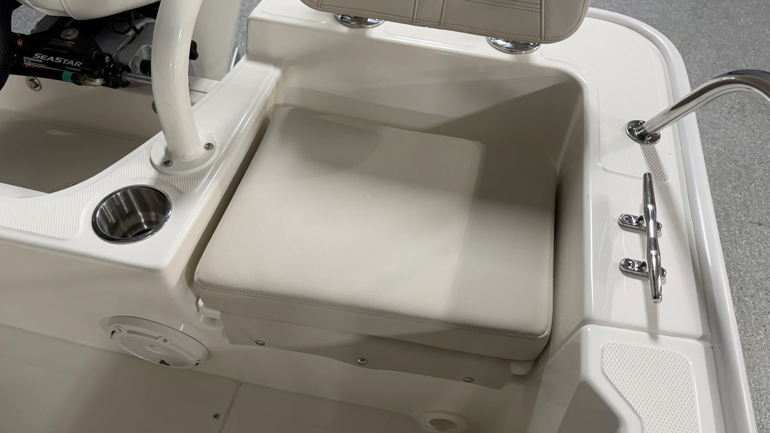 2026 Boston Whaler 190 Montauk Image Thumbnail #16