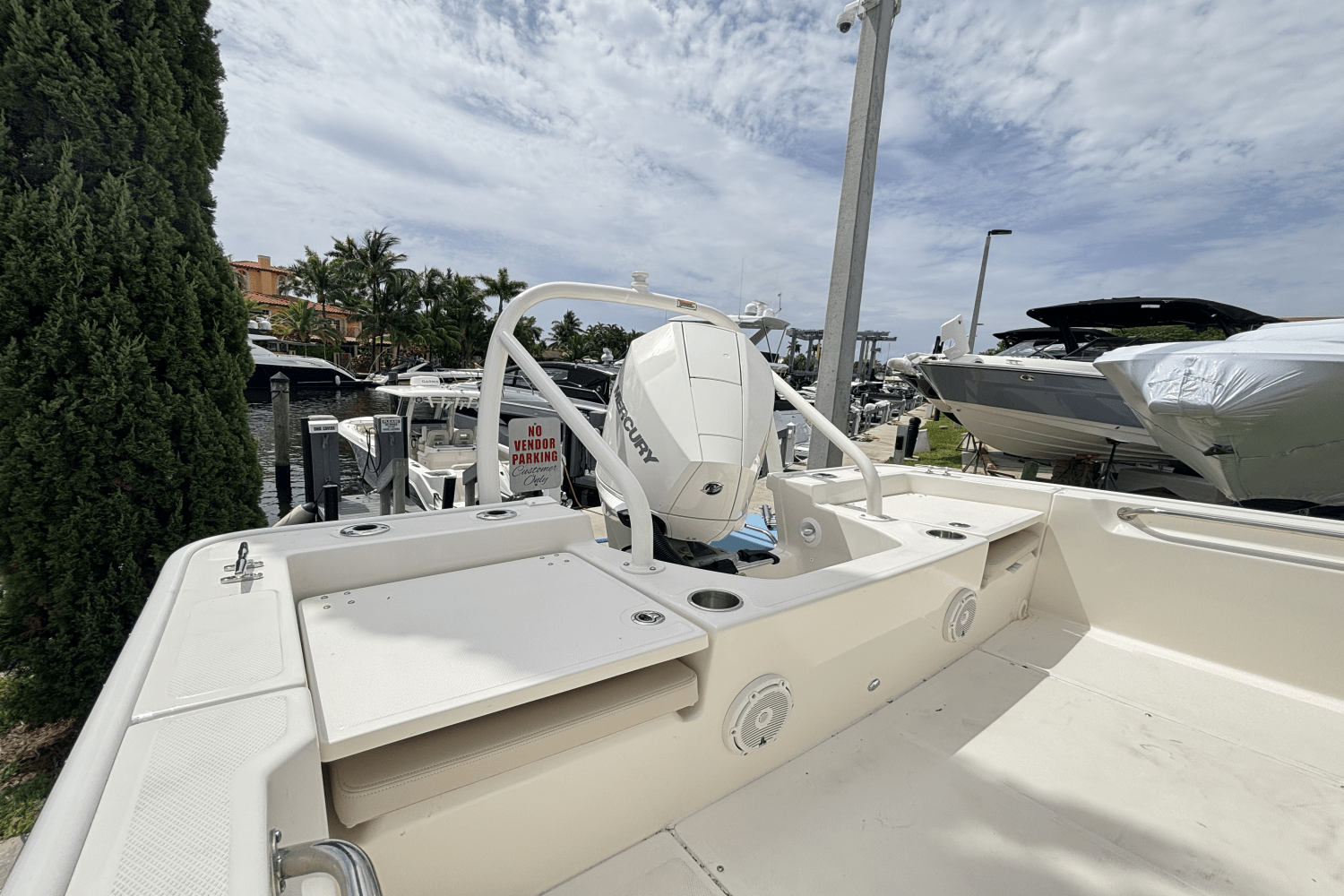2025 Boston Whaler 210 Montauk Image Thumbnail #11