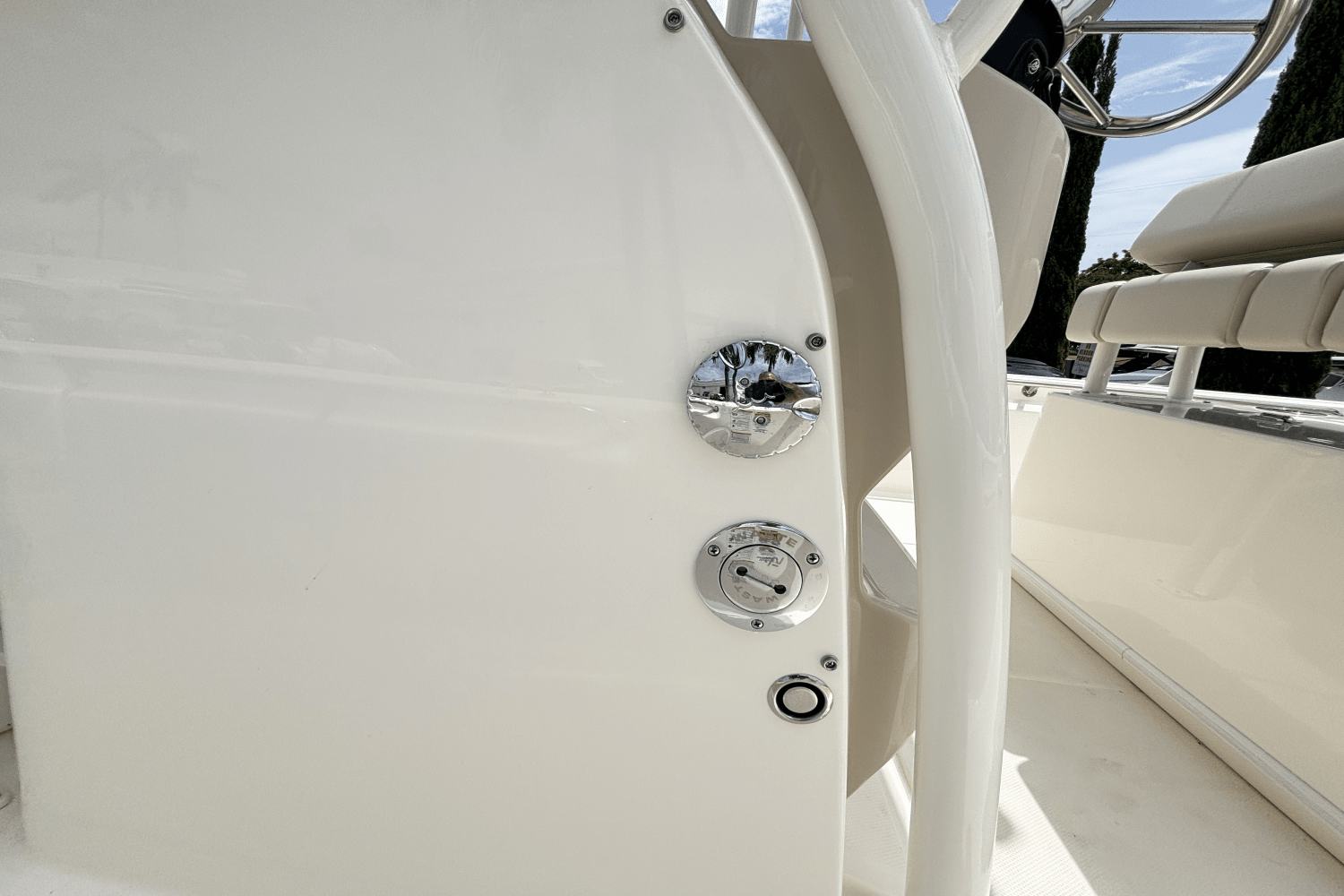 2025 Boston Whaler 210 Montauk Image Thumbnail #30