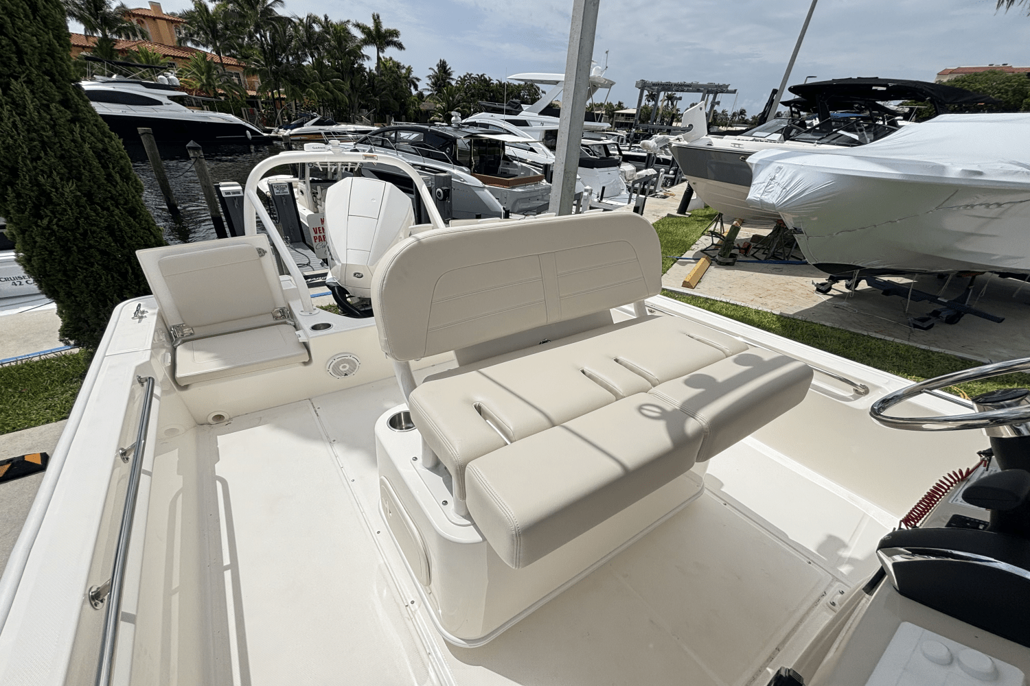 2025 Boston Whaler 210 Montauk Image Thumbnail #16