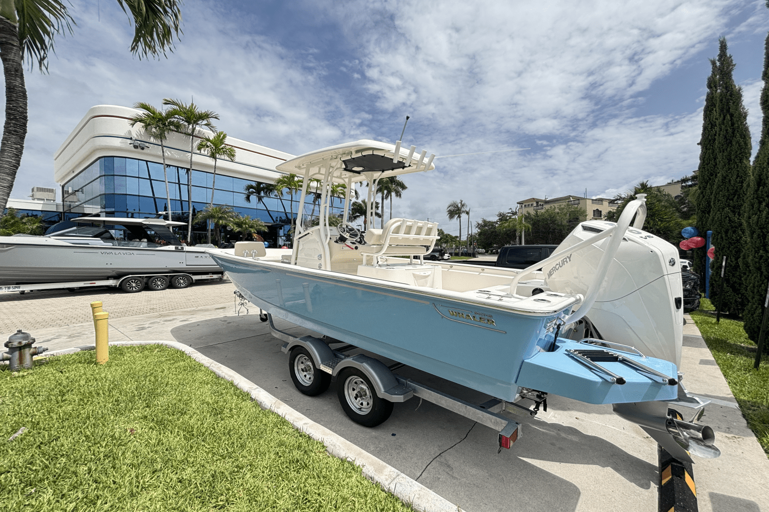 2025 Boston Whaler 210 Montauk Image Thumbnail #4