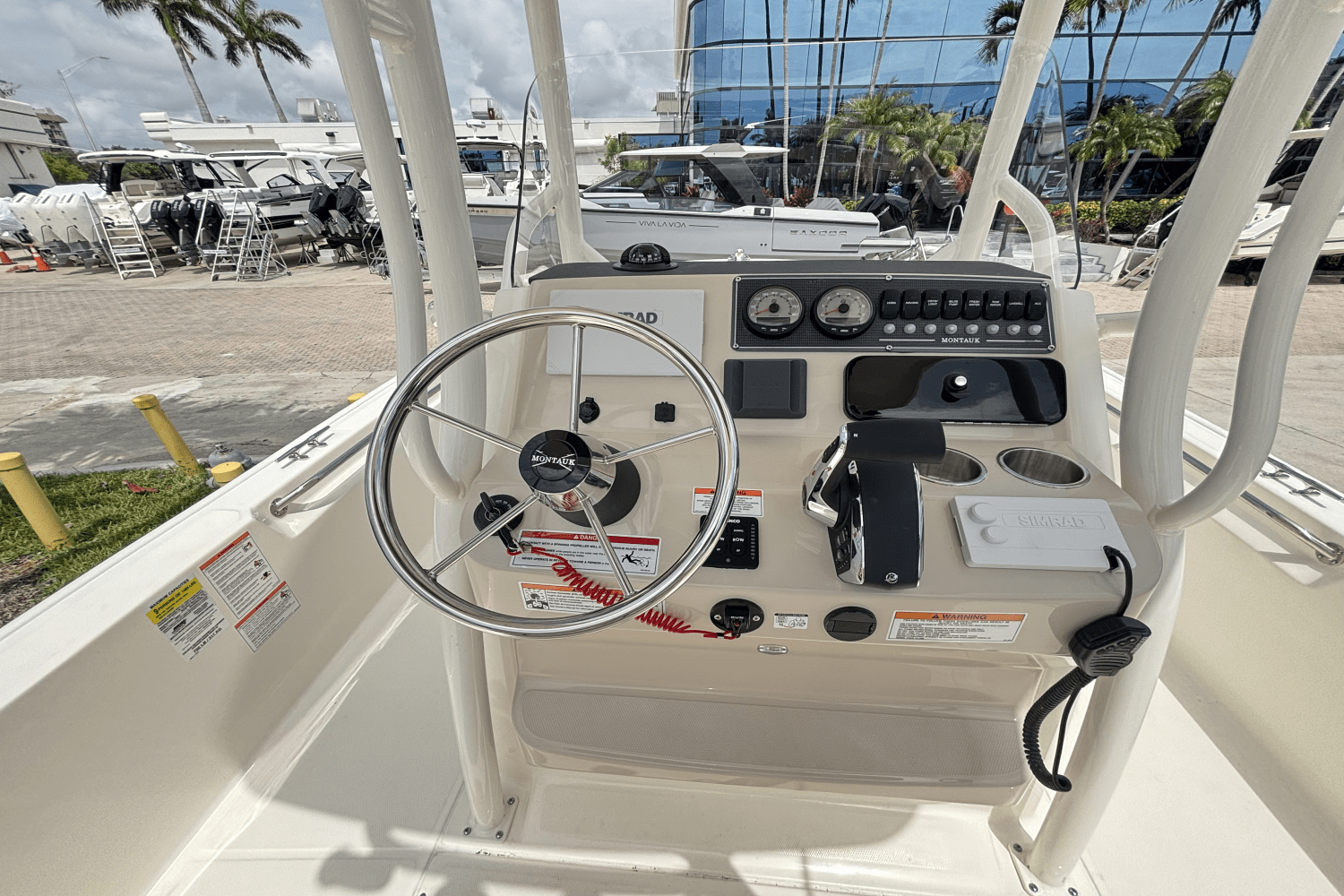 2025 Boston Whaler 210 Montauk Image Thumbnail #17