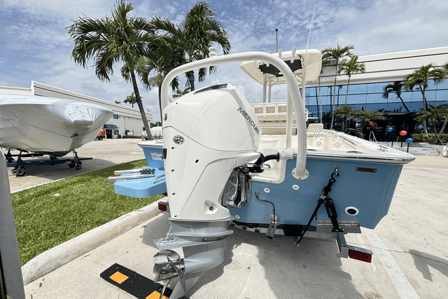 2025 Boston Whaler 210 Montauk Image Thumbnail #6