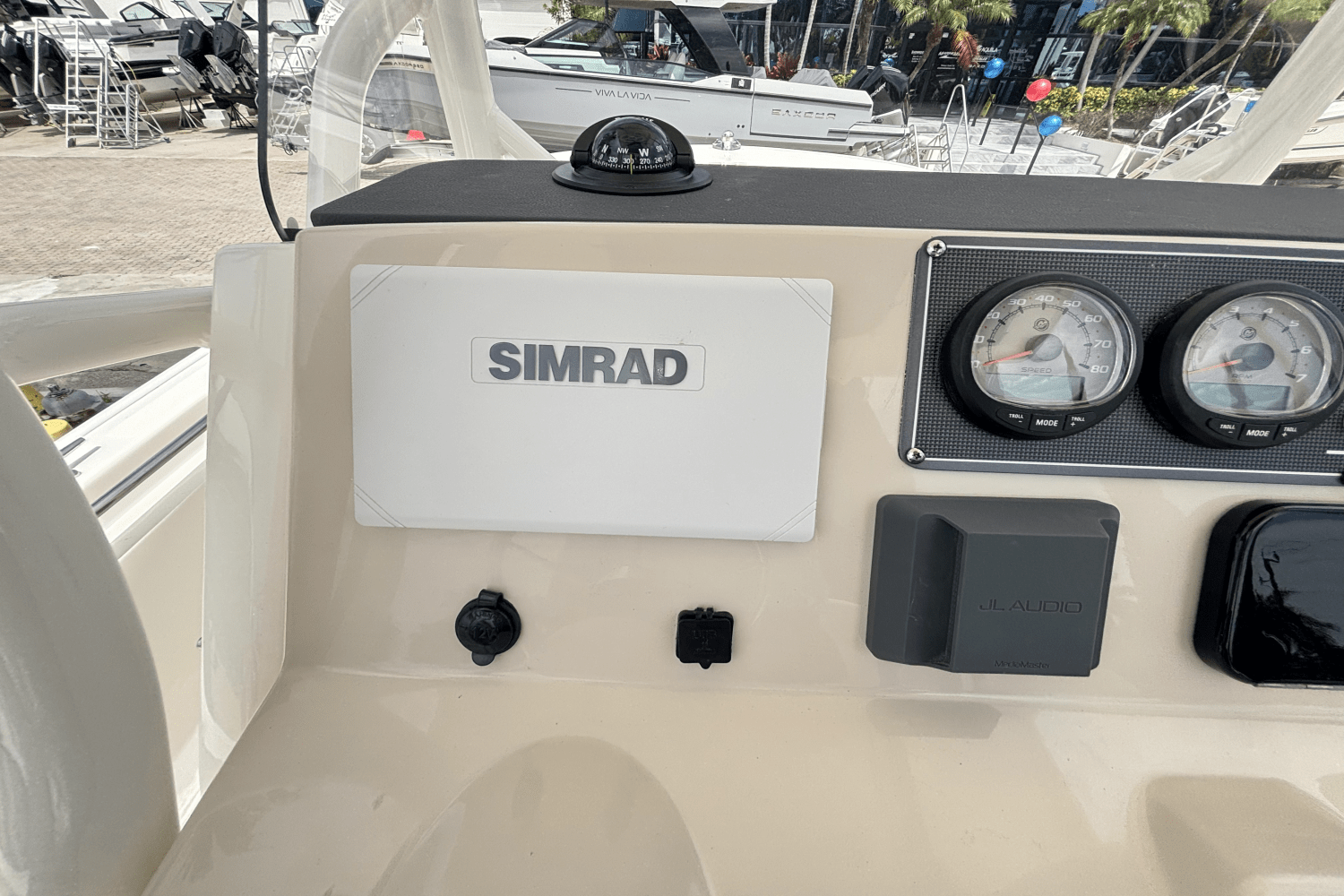 2025 Boston Whaler 210 Montauk Image Thumbnail #19