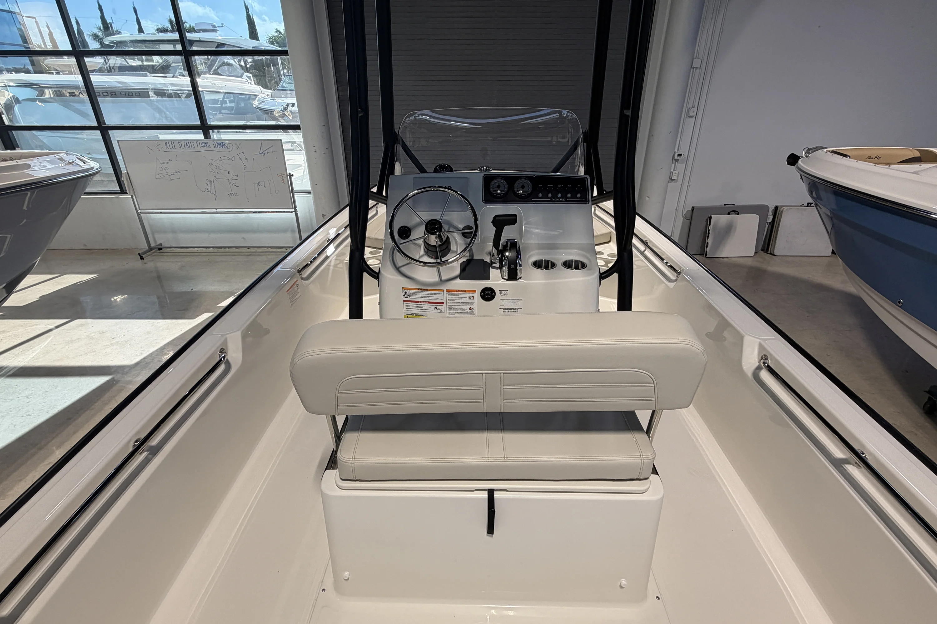 2026 Boston Whaler 190 Montauk Image Thumbnail #7