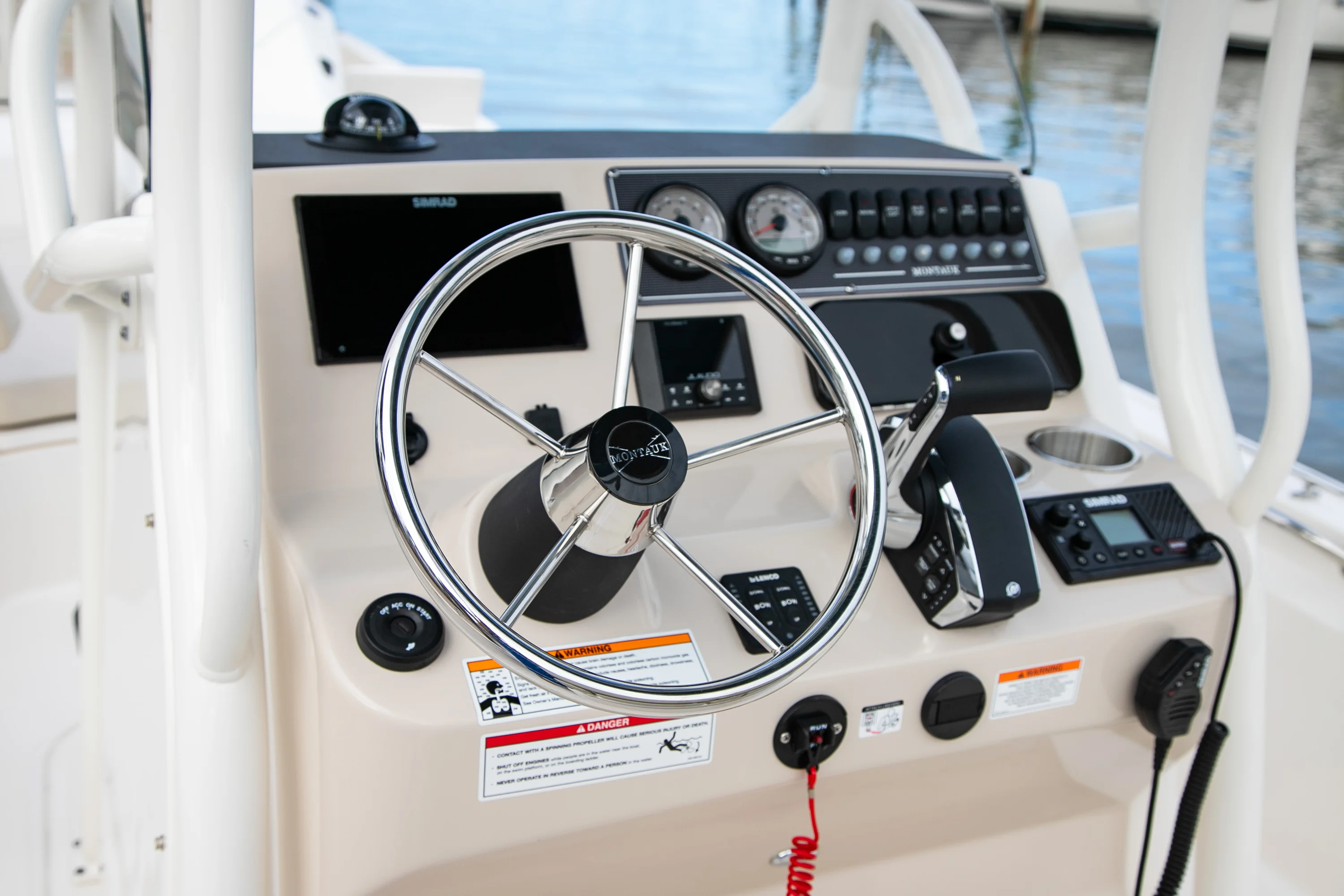 2026 Boston Whaler 210 Montauk Image Thumbnail #9