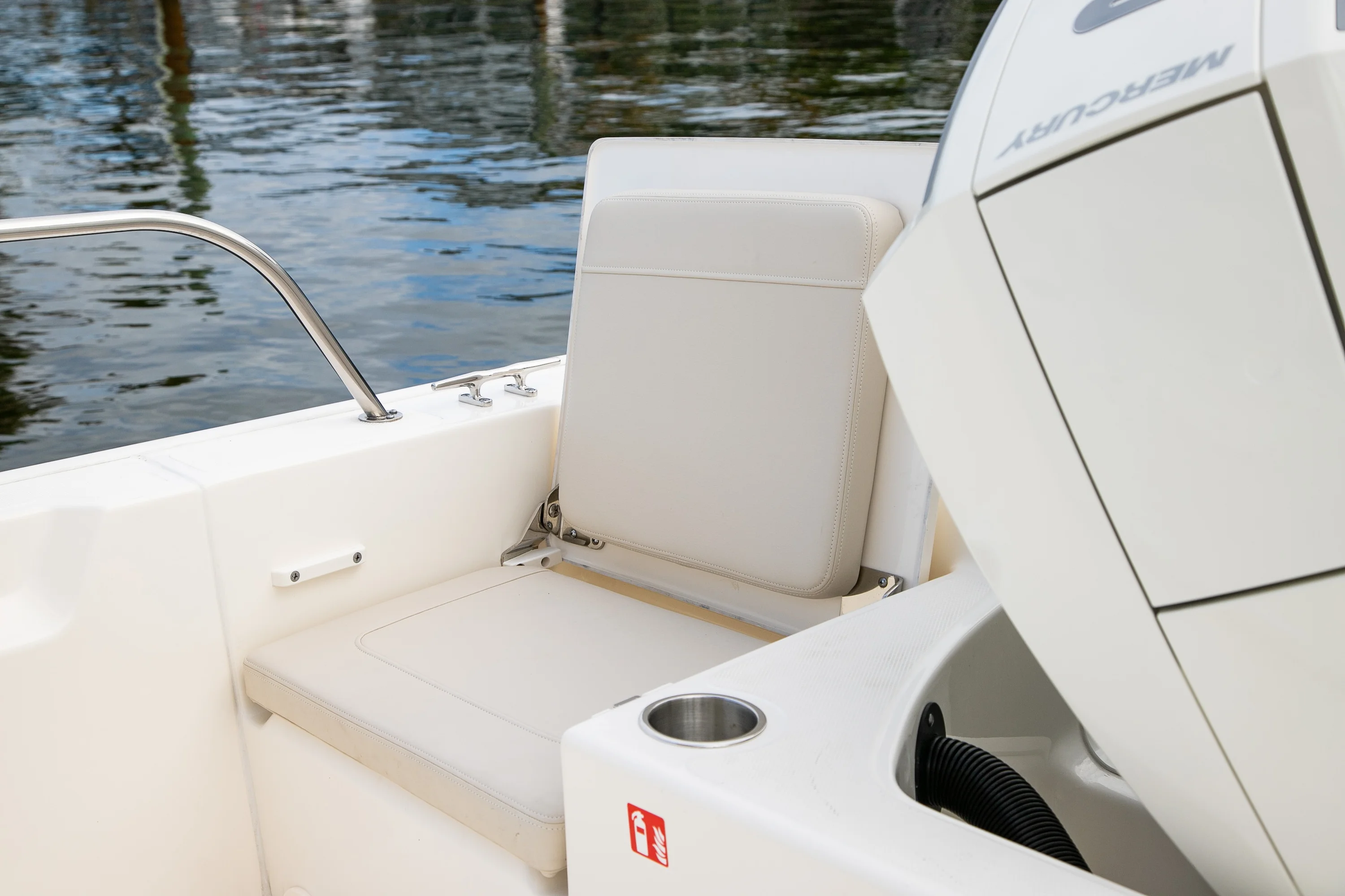 2026 Boston Whaler 210 Montauk Image Thumbnail #8