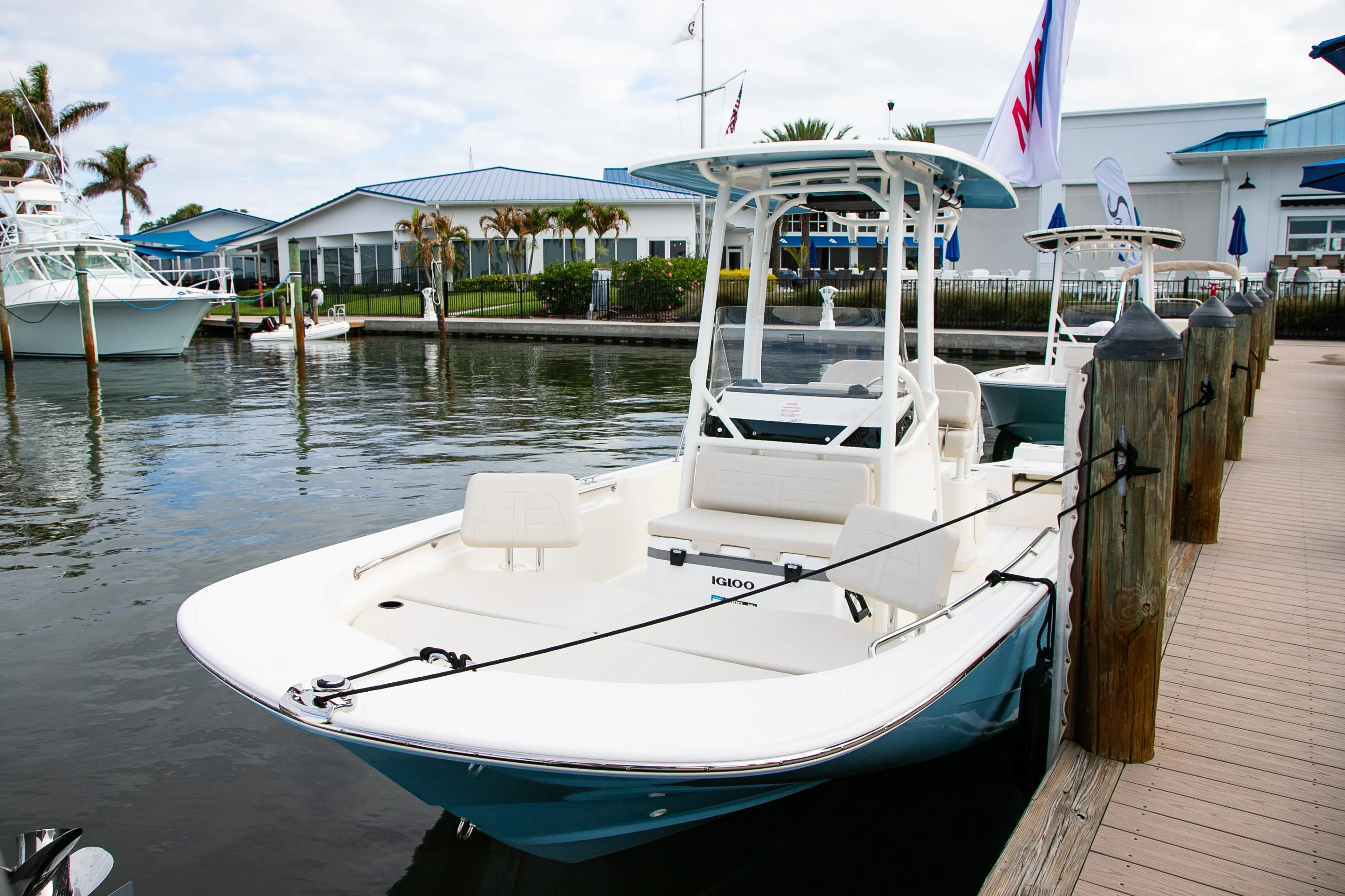 2026 Boston Whaler 210 Montauk Image Thumbnail #0