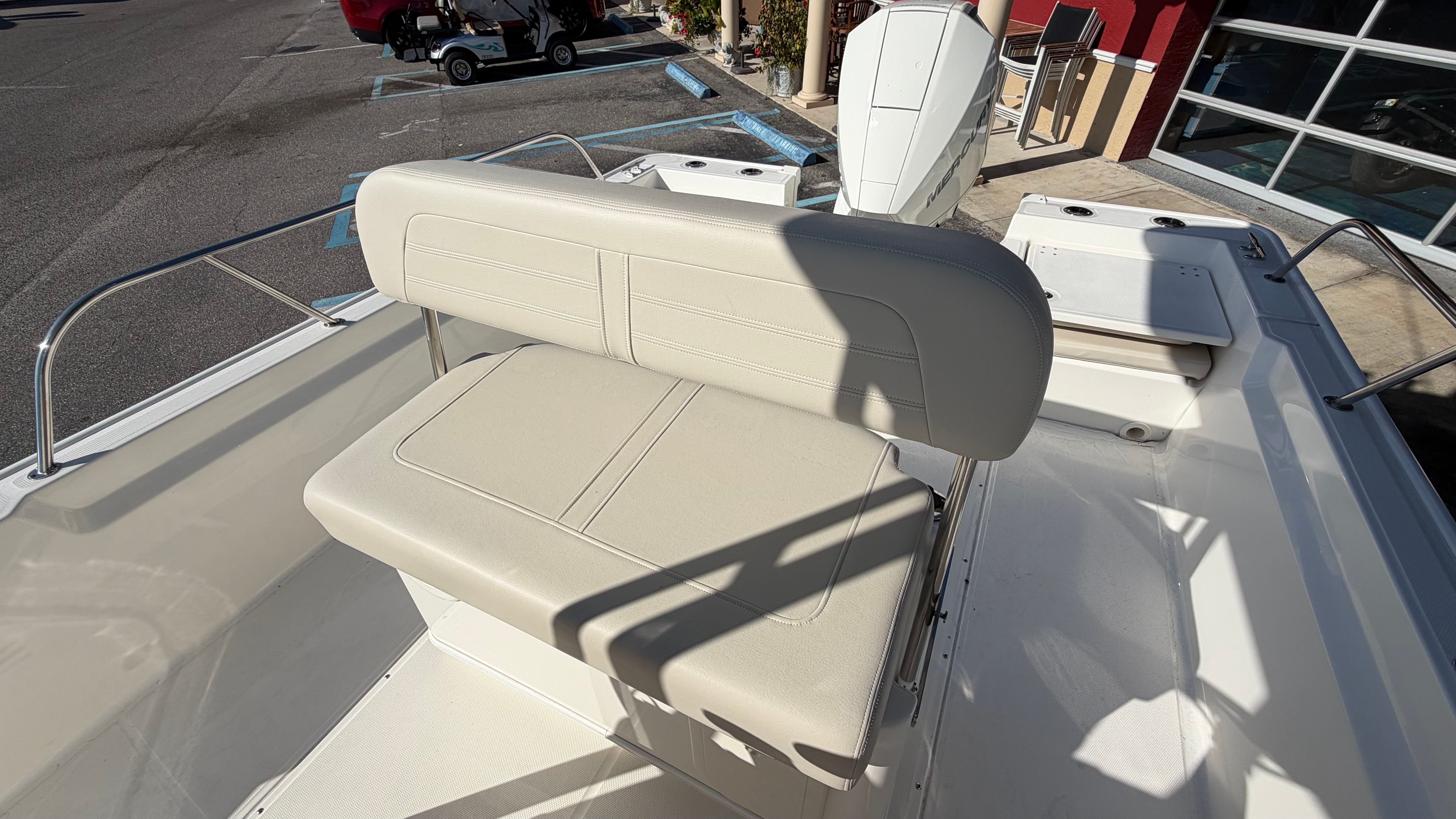 2026 Boston Whaler 210 Montauk Image Thumbnail #7