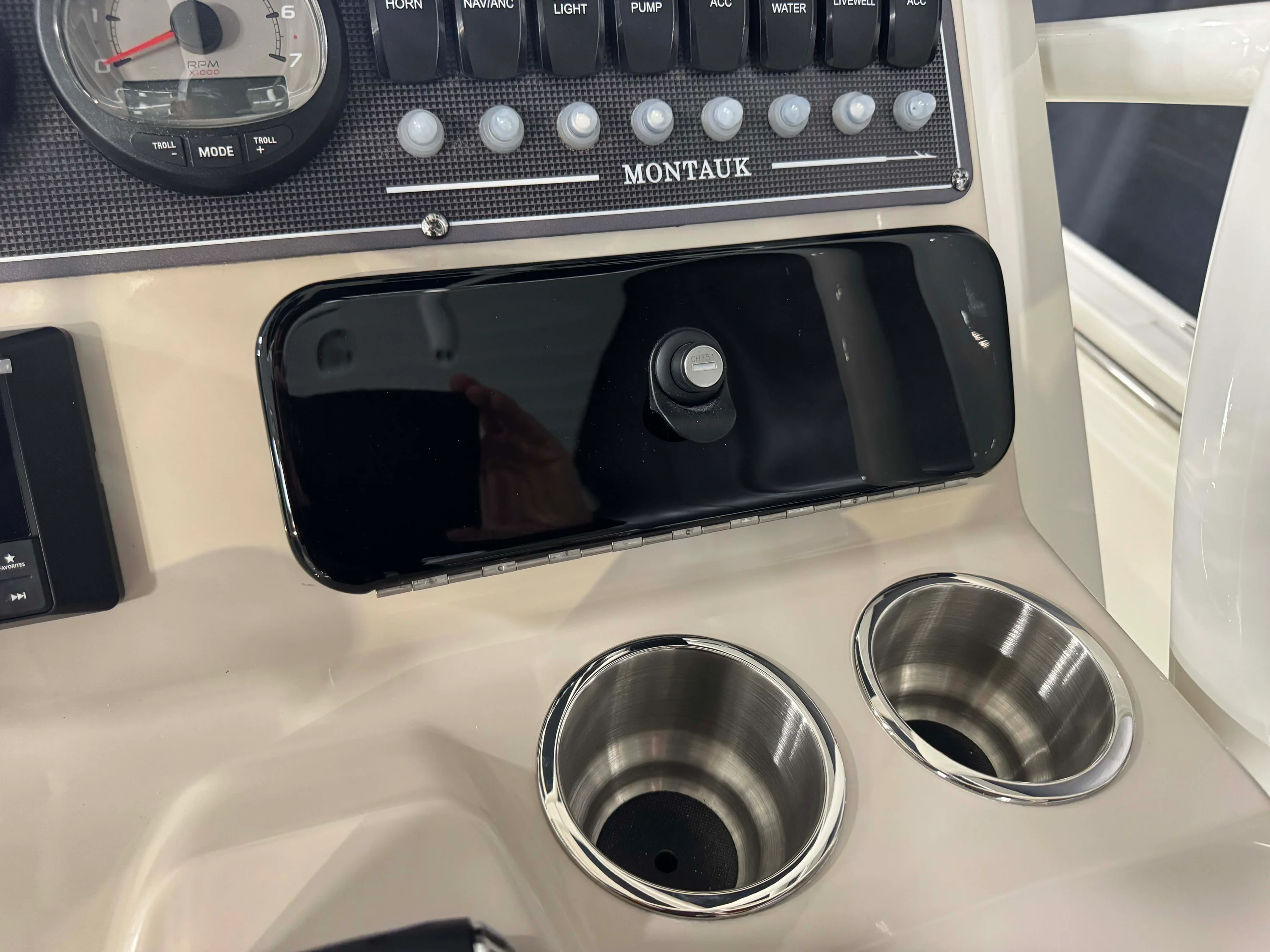 2026 Boston Whaler 210 Montauk Image Thumbnail #35