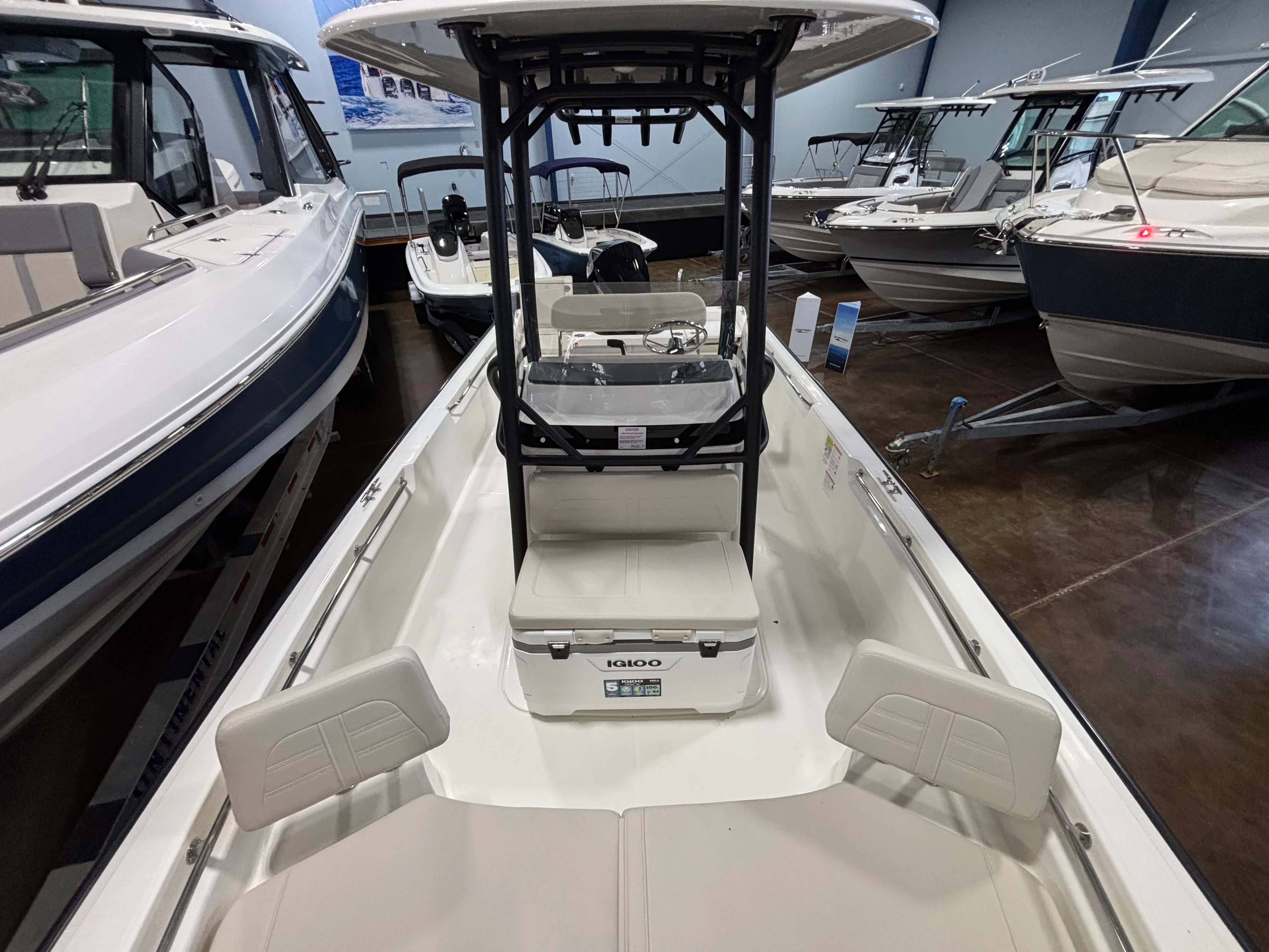 2026 Boston Whaler 210 Montauk Image Thumbnail #12