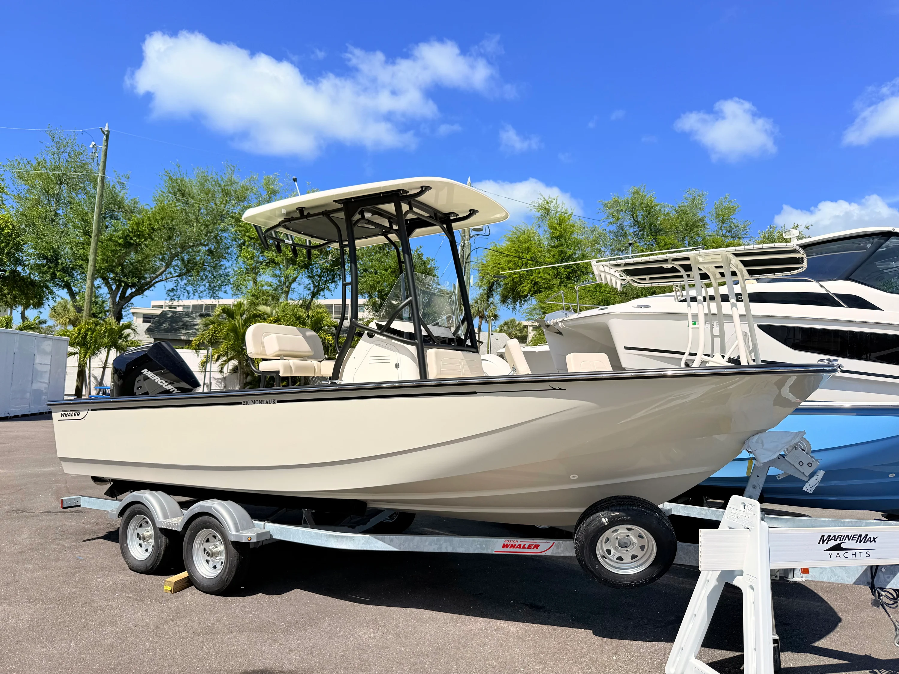 2026 Boston Whaler 210 Montauk Image Thumbnail #7