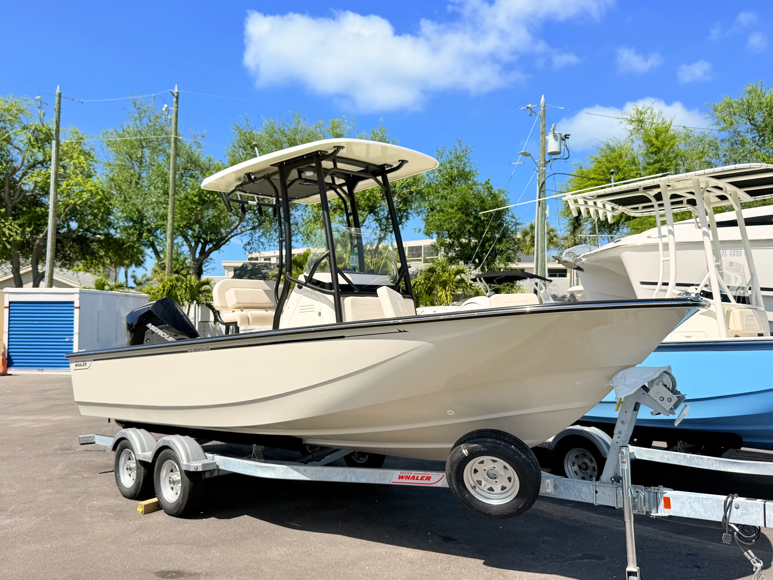 2026 Boston Whaler 210 Montauk Image Thumbnail #6