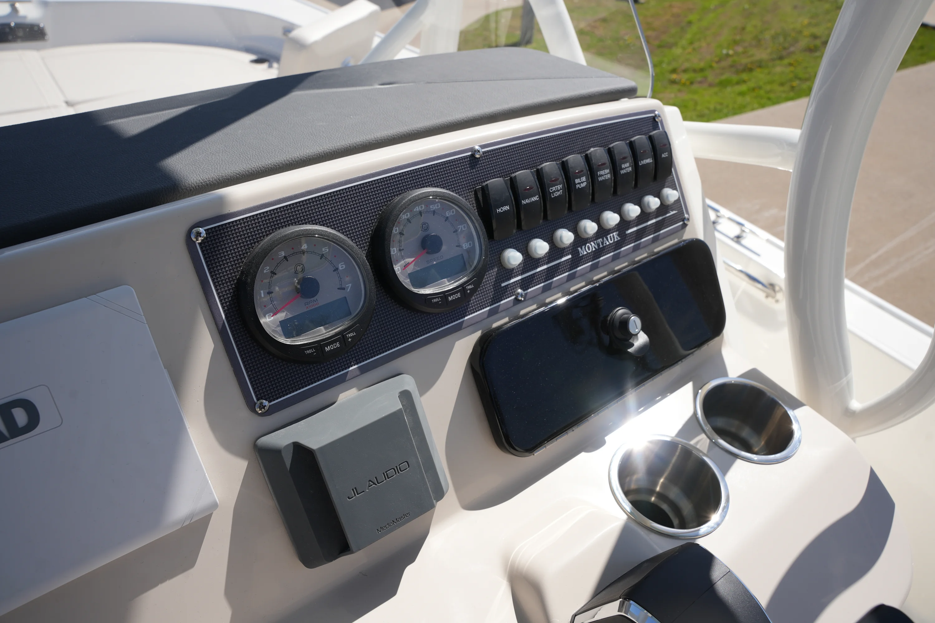 2026 Boston Whaler 210 Montauk Image Thumbnail #24