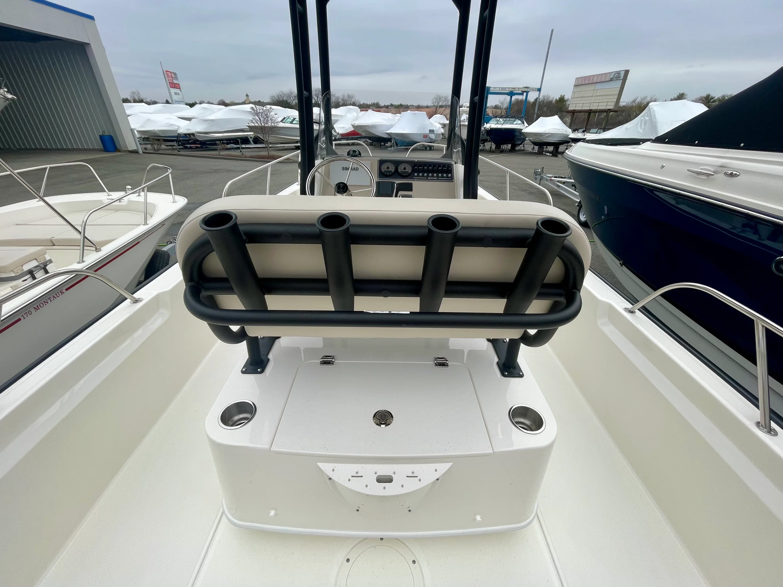 2026 Boston Whaler 210 Montauk Image Thumbnail #7